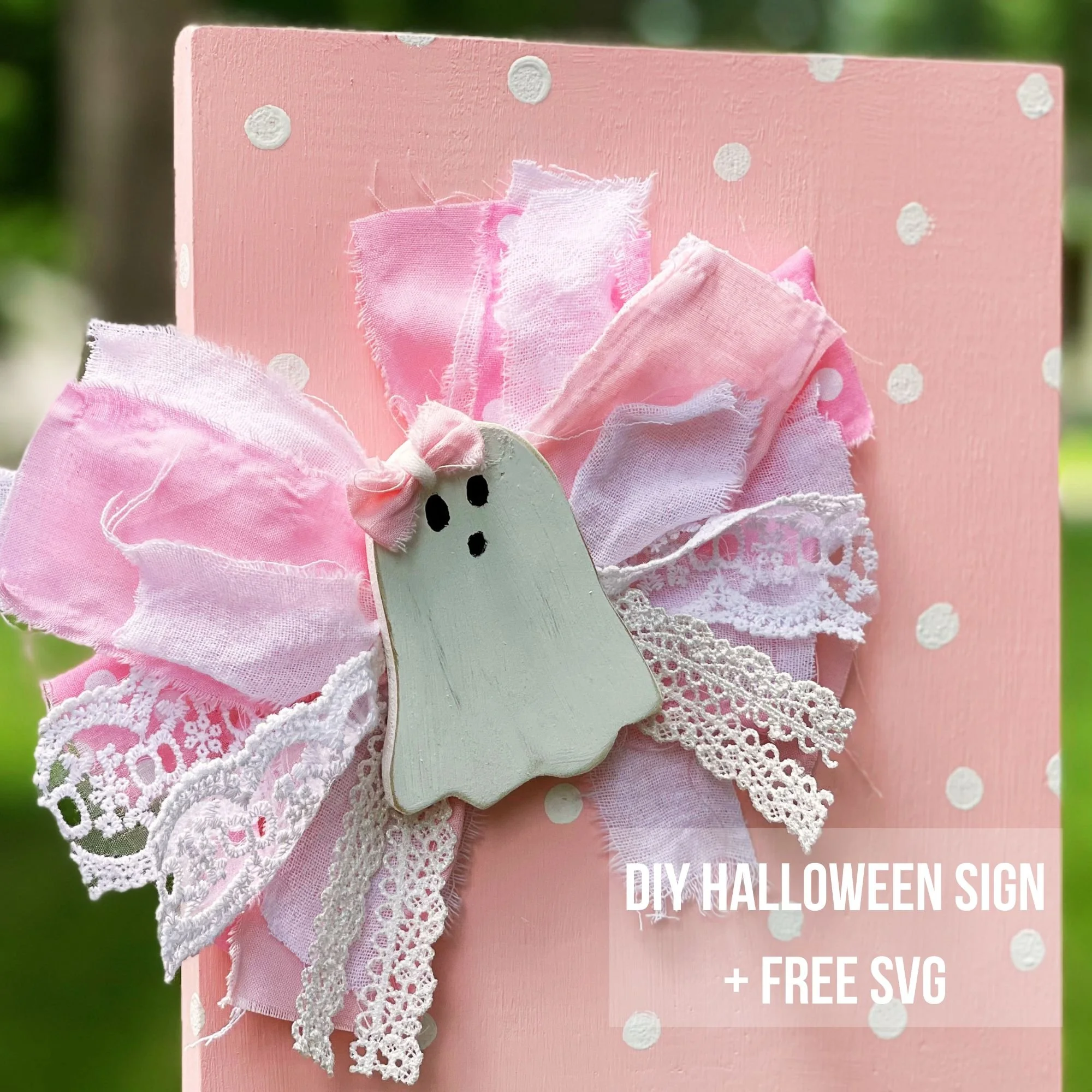 DIY Pink Hey There Boo Halloween Sign + FREE SVG