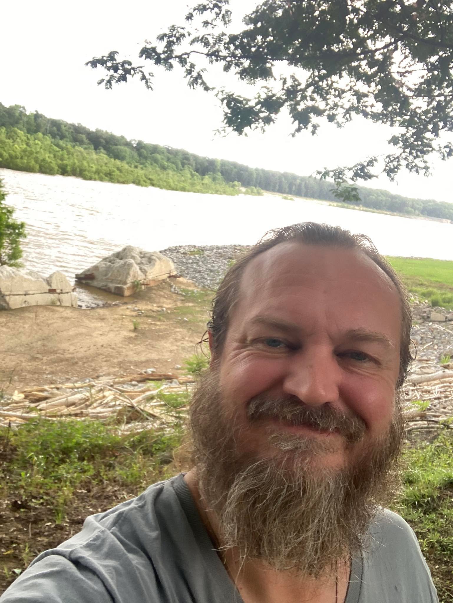 Good Afternoon from the banks of the Tombigbee River! 🌞❤️✌️🦾￼