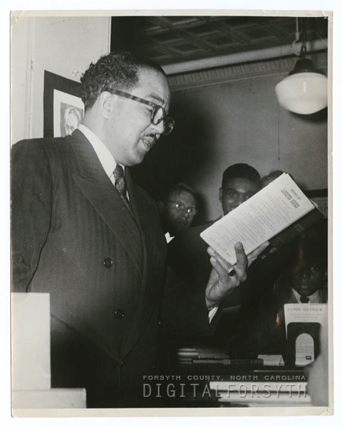 Langston Hughes — SOLAKZADE®︎ソラックザーデ [ヴィンテージ Langston Hughes — SOLAKZADE®︎ソラックザーデ [ヴィンテージ