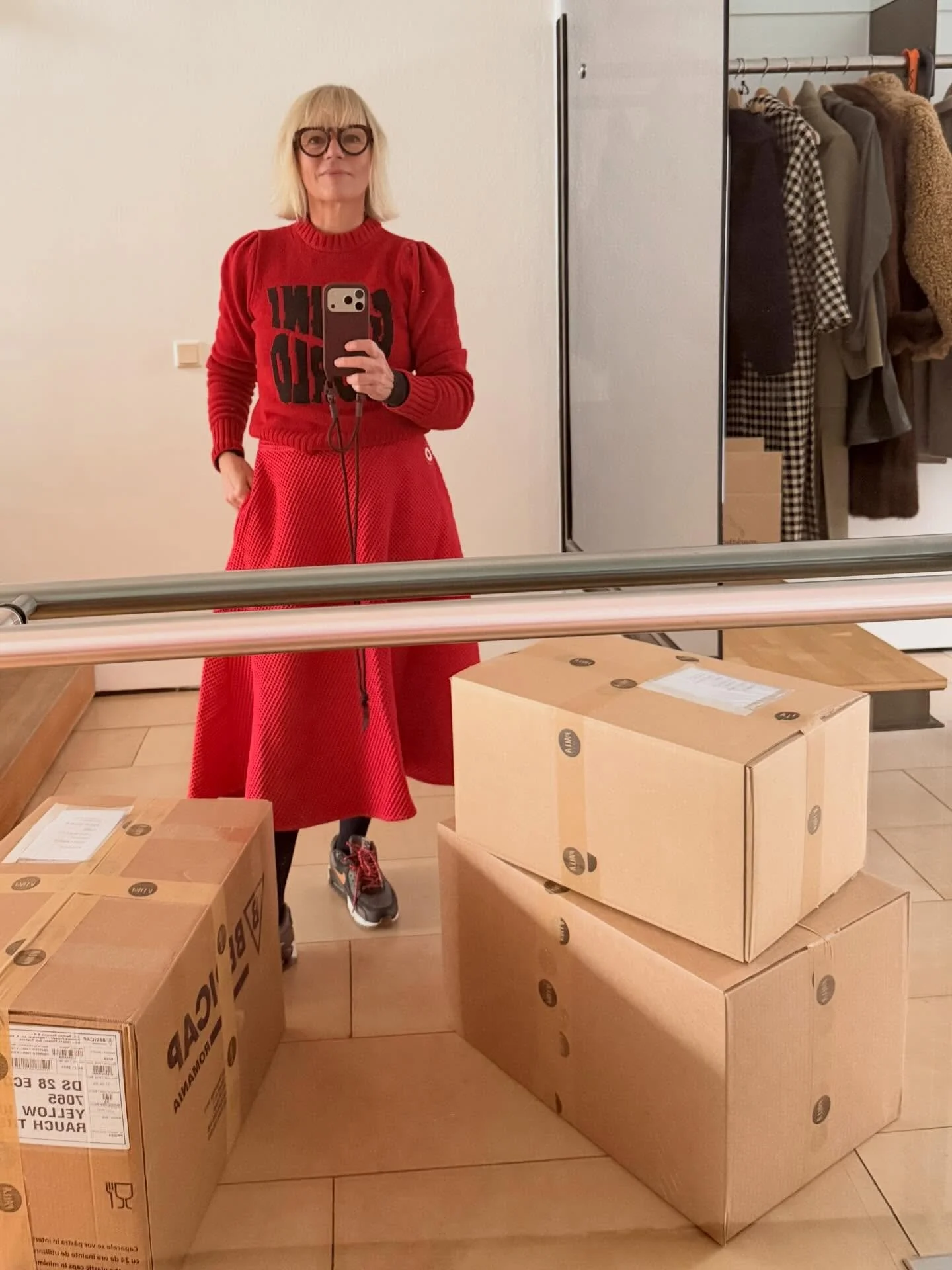 Paris waits for you 🥐🇫🇷🥖 alle Pakete f&uuml;r unser erstes Pop Up Paris mit @folie_store_paris sind verschickt.

Zum OPENING gibt es am Samstag, 17.1. von 6-9 pm eine kleine Fete Folie. G&auml;steliste via DN

A bient&ocirc;t