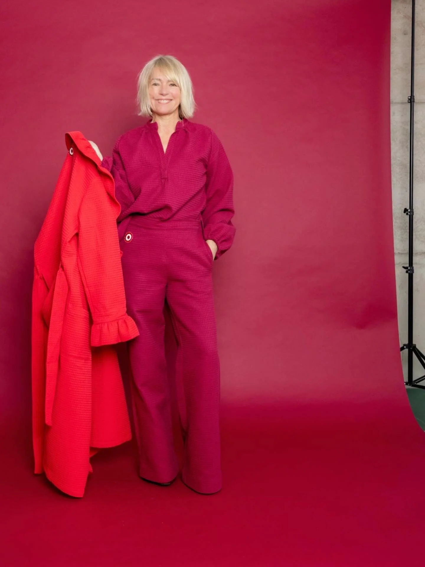 Rot mit Rot ❤️&hearts;️🩷🤍🤎und Pink mit Nudes. Mein Vitamin D im J&auml;nner.
Und haben wir schon dar&uuml;ber gesprochen, warum das erste Monat im Jahr immer so lange dauern muss. Als wolle uns jedes neue mit dem ersten Monat erst pr&uuml;fen. Dan