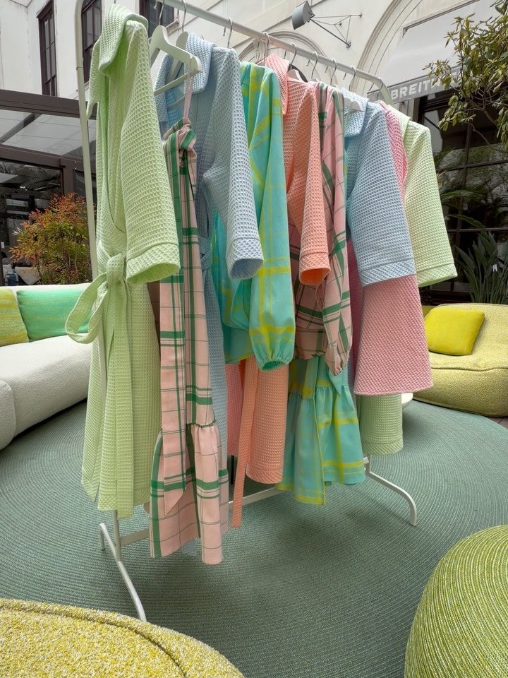 Fr&uuml;hling in Wien mit Pastell im Palais.

Die neue Sommer Kollektion 2026 wird erstmals beim 3 Tages Pop Up im Palais Harrach gezeigt und ist auch schon online!

@kramer_und_kramer x @pallavienna 
16.-18.4. t&auml;glich von 10-18 Uhr
Wien1, Freyu