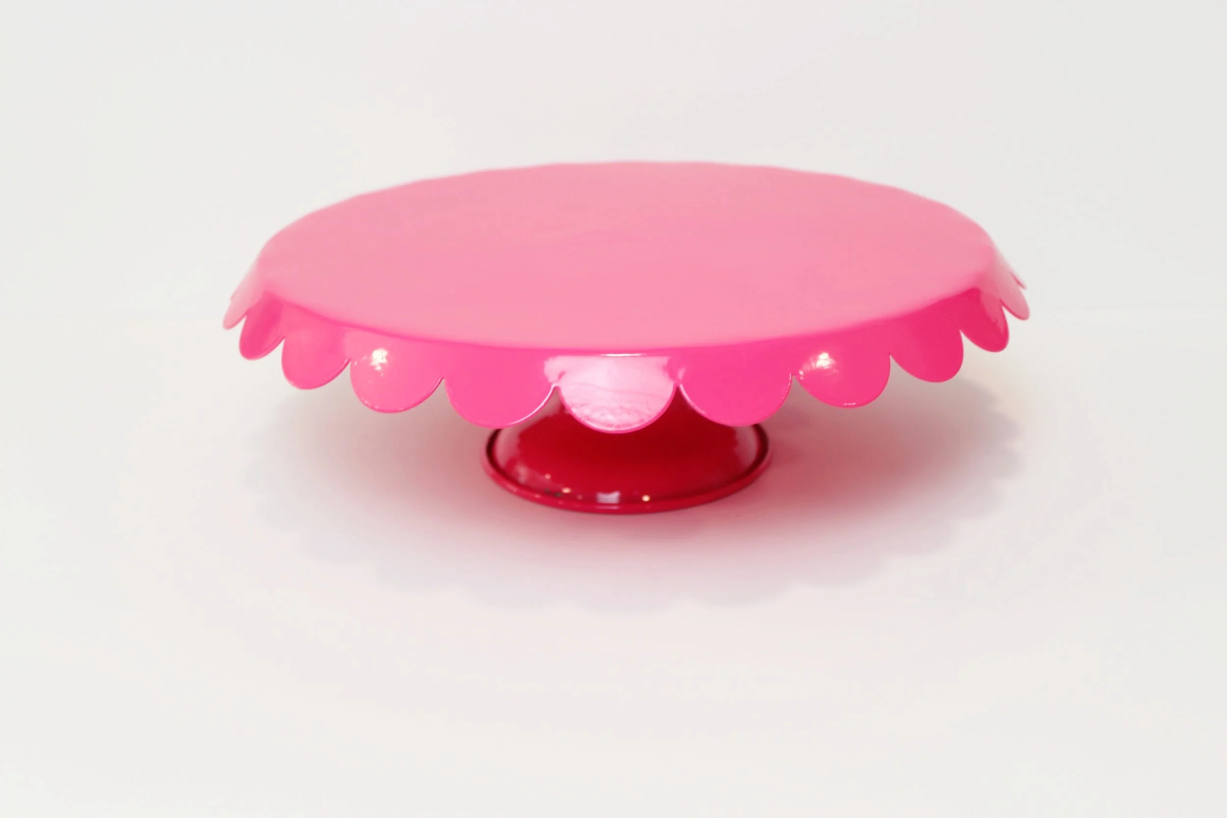 10" Pink Metal with Scalloped Edges