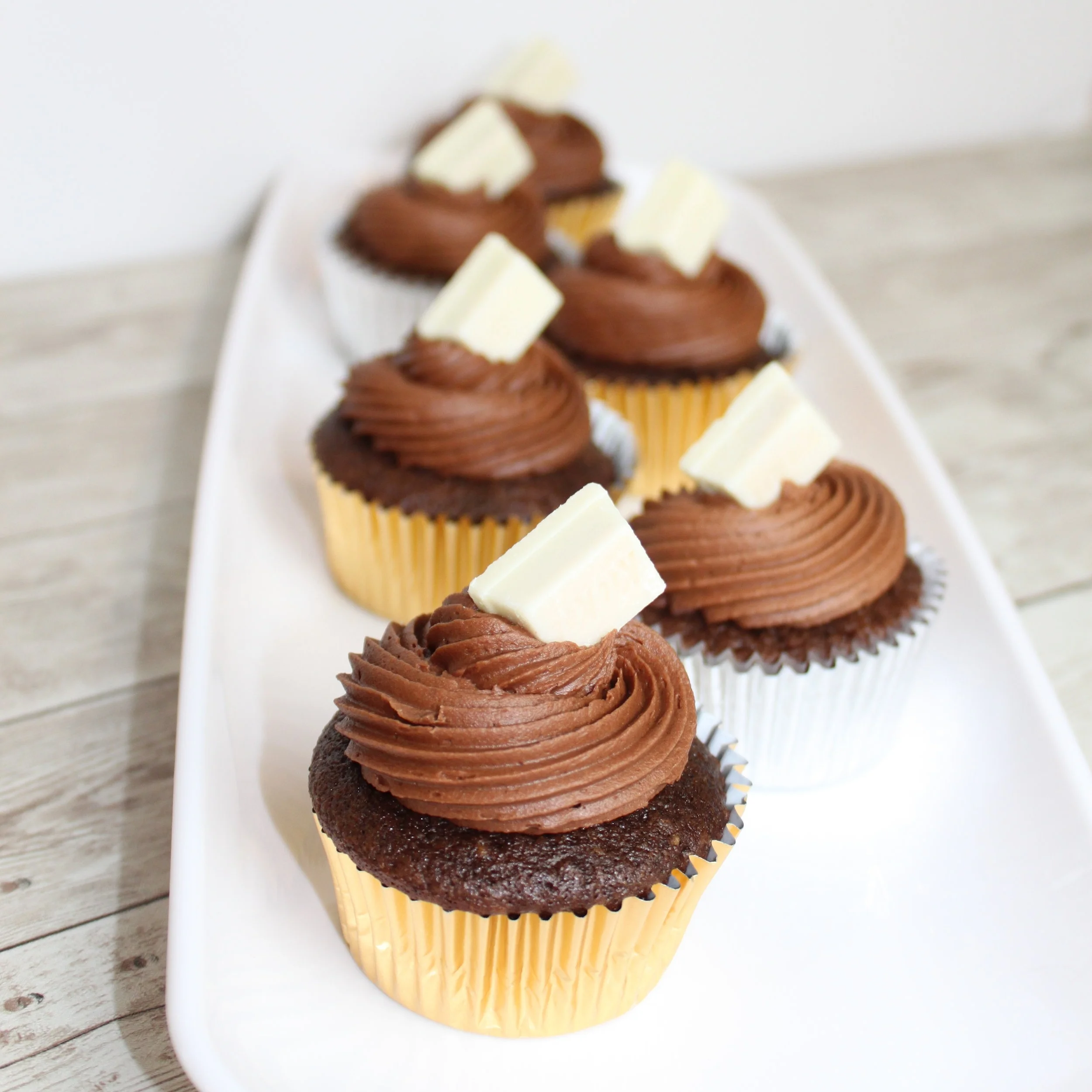 kitkat cupcakes long.JPG