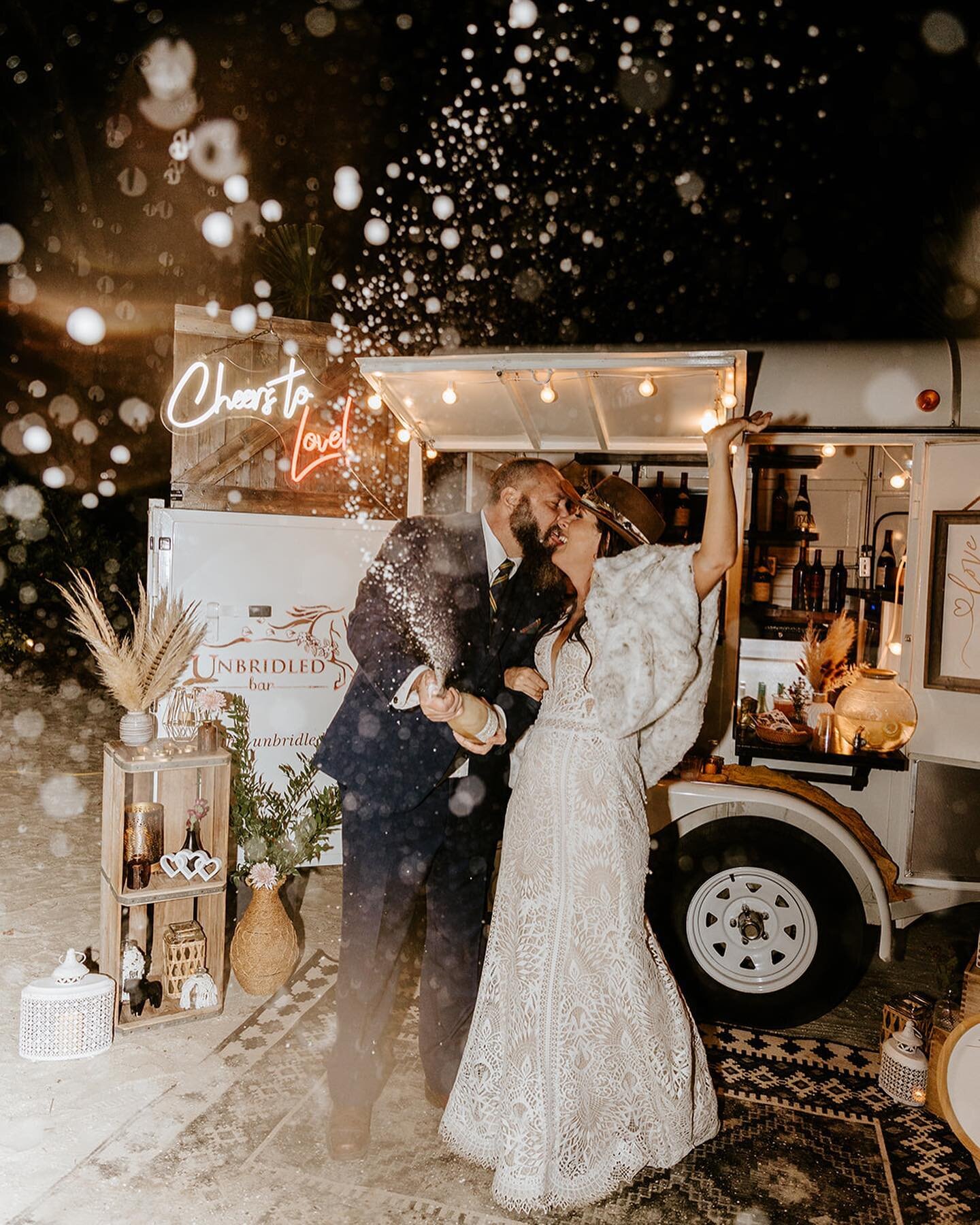 In a world 🌍 
Of boring bars 
We want you 
To be UNBRIDLED 🥂

The BEST mobile bar experience for you and your guests. Our reviews tell our story and we couldn&rsquo;t be more proud 😊

Thanks @jennifercatherinephotography for the EPIC champagne pho