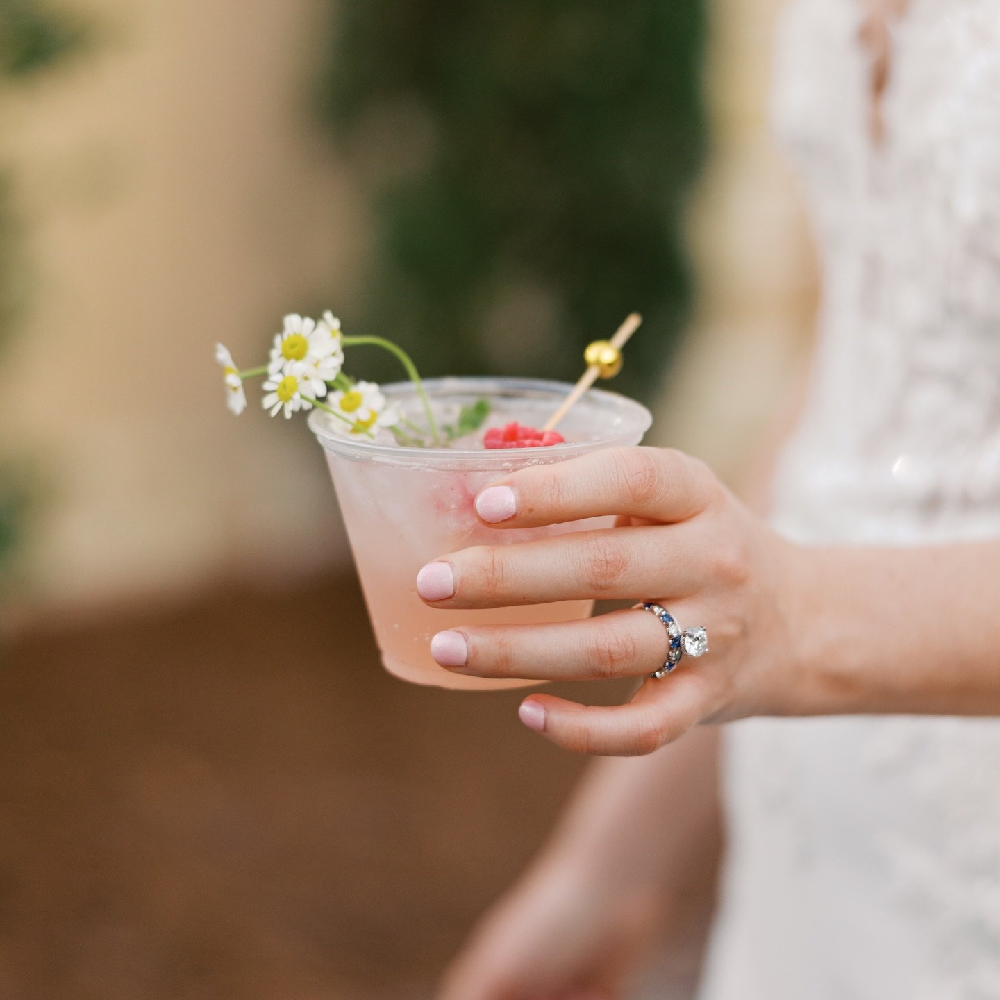Throwing it back to drinking fresh flowers and warm sunshine during this fall wedding 

Looking for a bar services that focuses on fresh seasonal cocktails, cool (and edible I&rsquo;m not trying to poison a guest) garnishes while serving them with a 