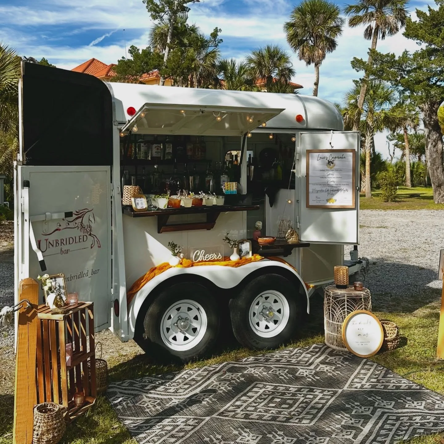 We are smack in the middle of Spring season and having a BLAST 💥 

Over the last two weeks we have worked some epic bar setups ❤️❤️

It&rsquo;s been great to hang with our favorite vendors, provide yummy cocktails and be a part of so may love storie