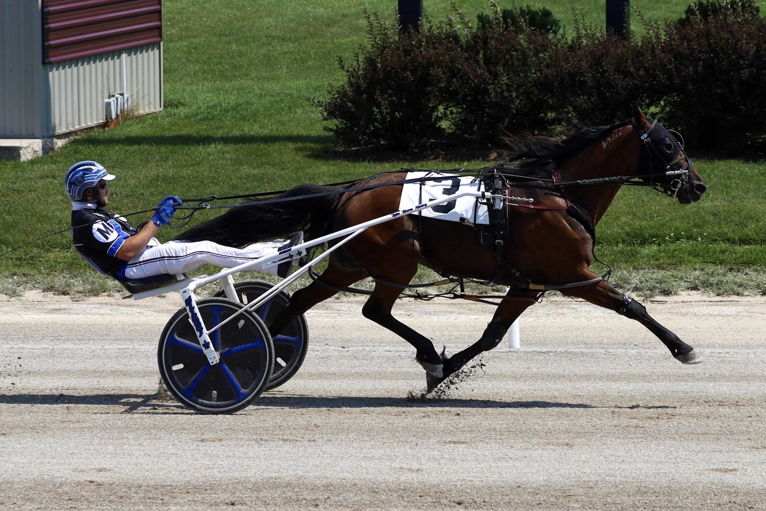 Moore Puts on A Show in Clinton — Clinton Raceway