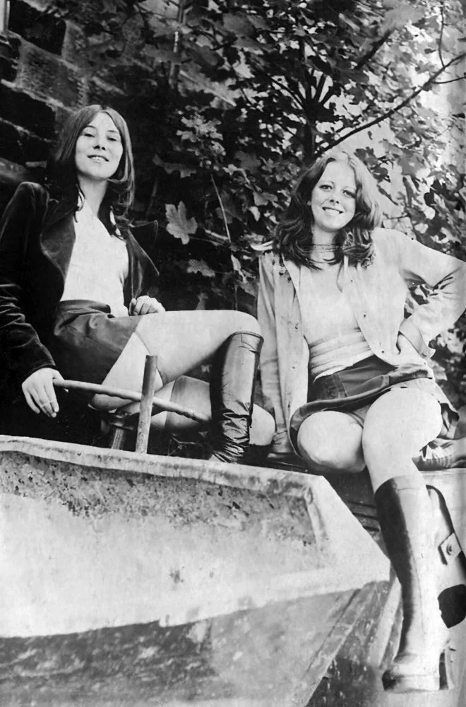 Lynn Remmers and Sandy Pullan Spick, Span and Beautiful Britons Pin-Up ...