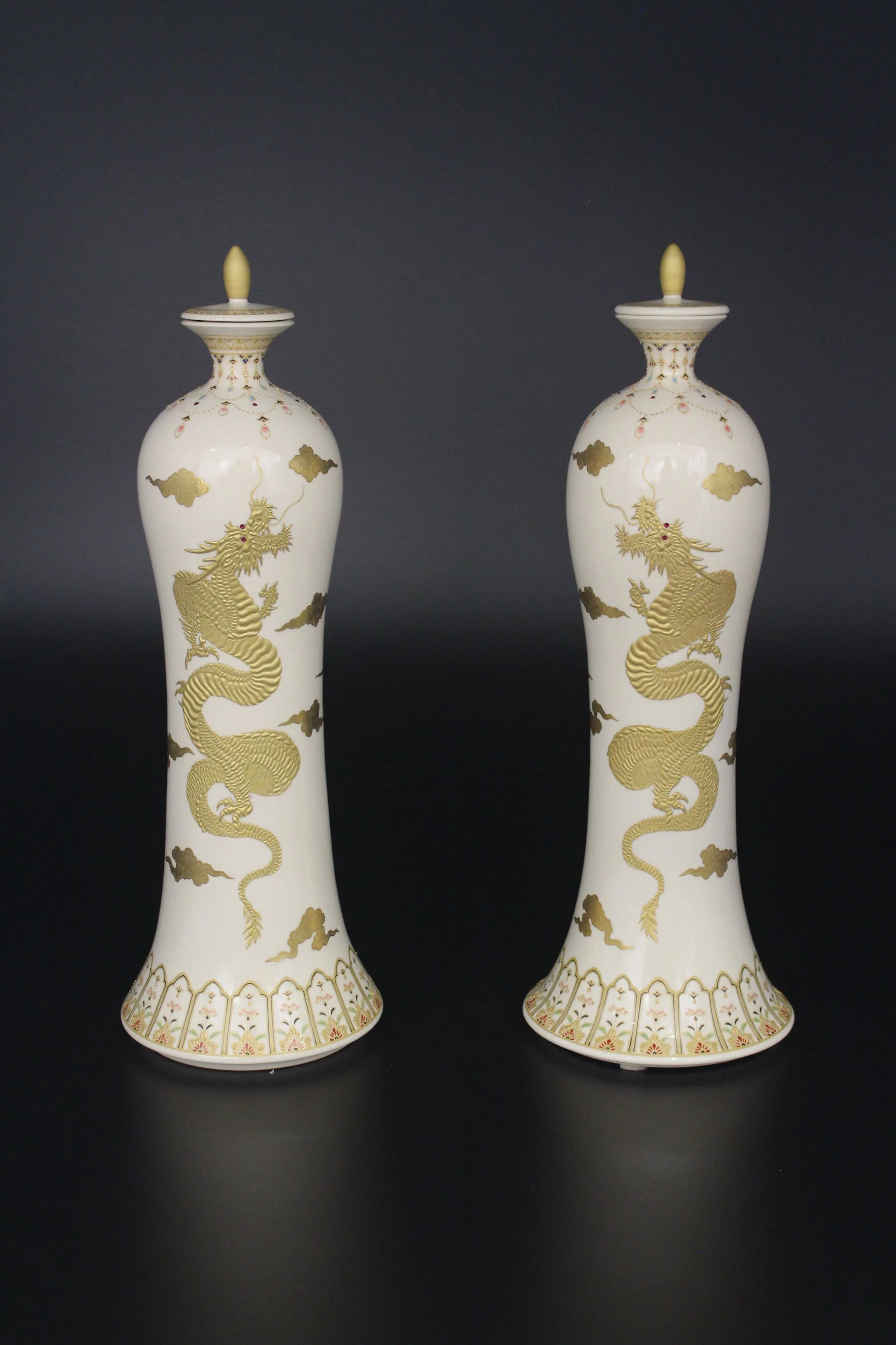 Unryuzu Vase 05 (left) & 06 (right)