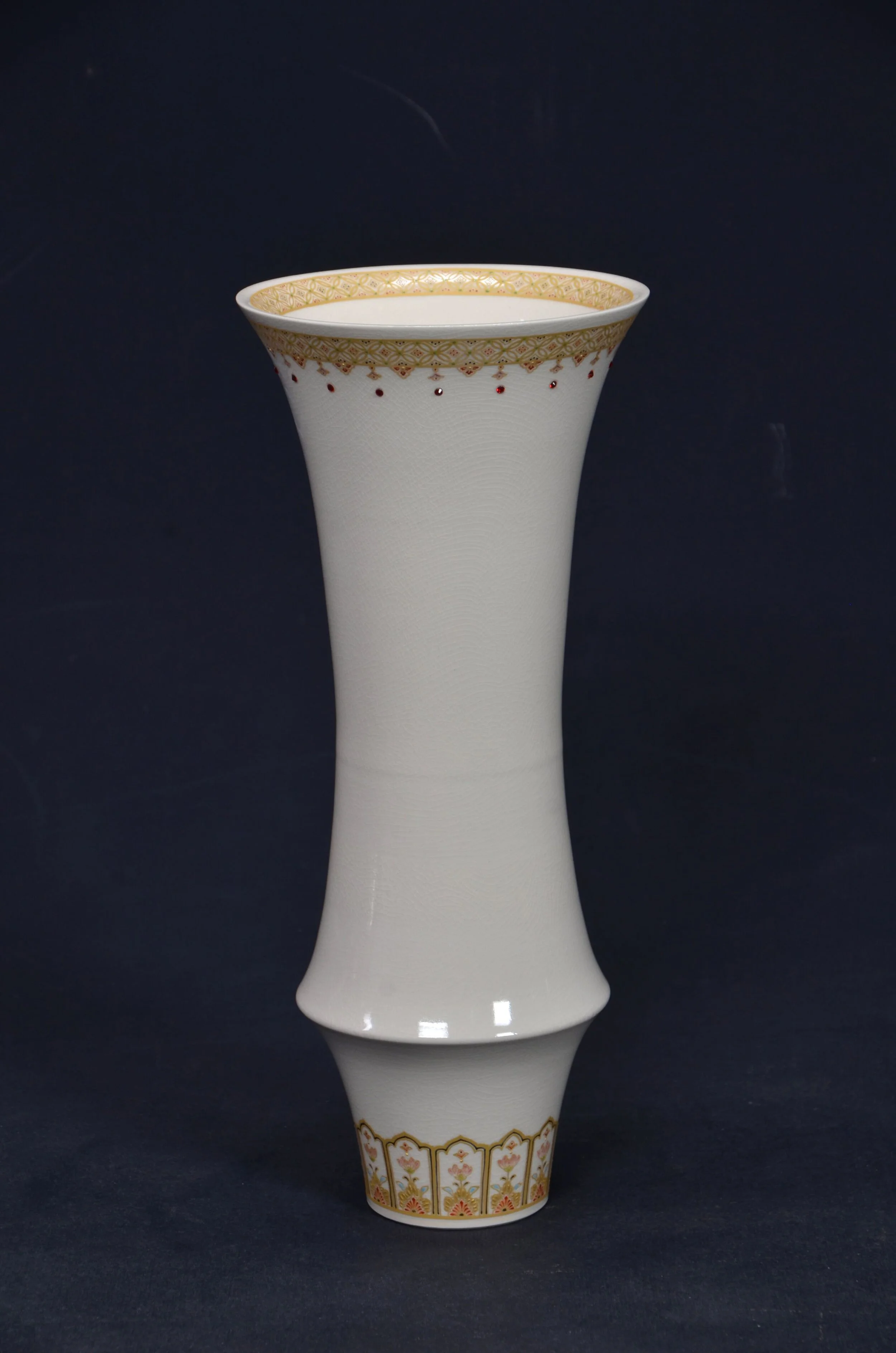 Yoraku Pattern Vase 08