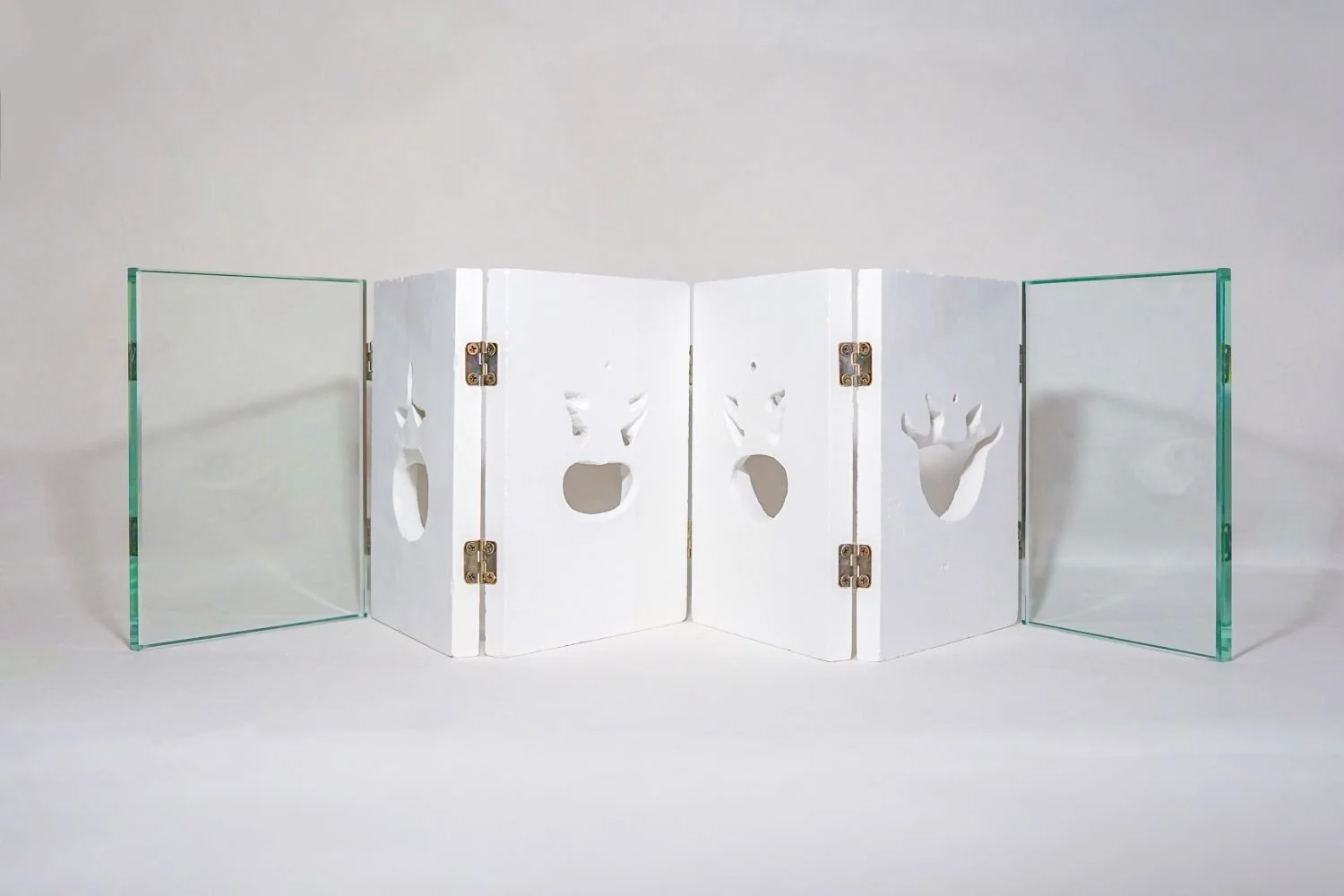 《屏跡》（Skeletal Screen）2023