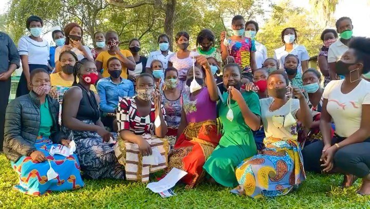 Girls receive cups in southern Malawi during one of our new pilot trainings. So great seeing Eluby and Casey take their knowledge on the road and bring the laughter and energy to menstrual cup trainings across the country! 🇲🇼

. #malawi #menstrualc