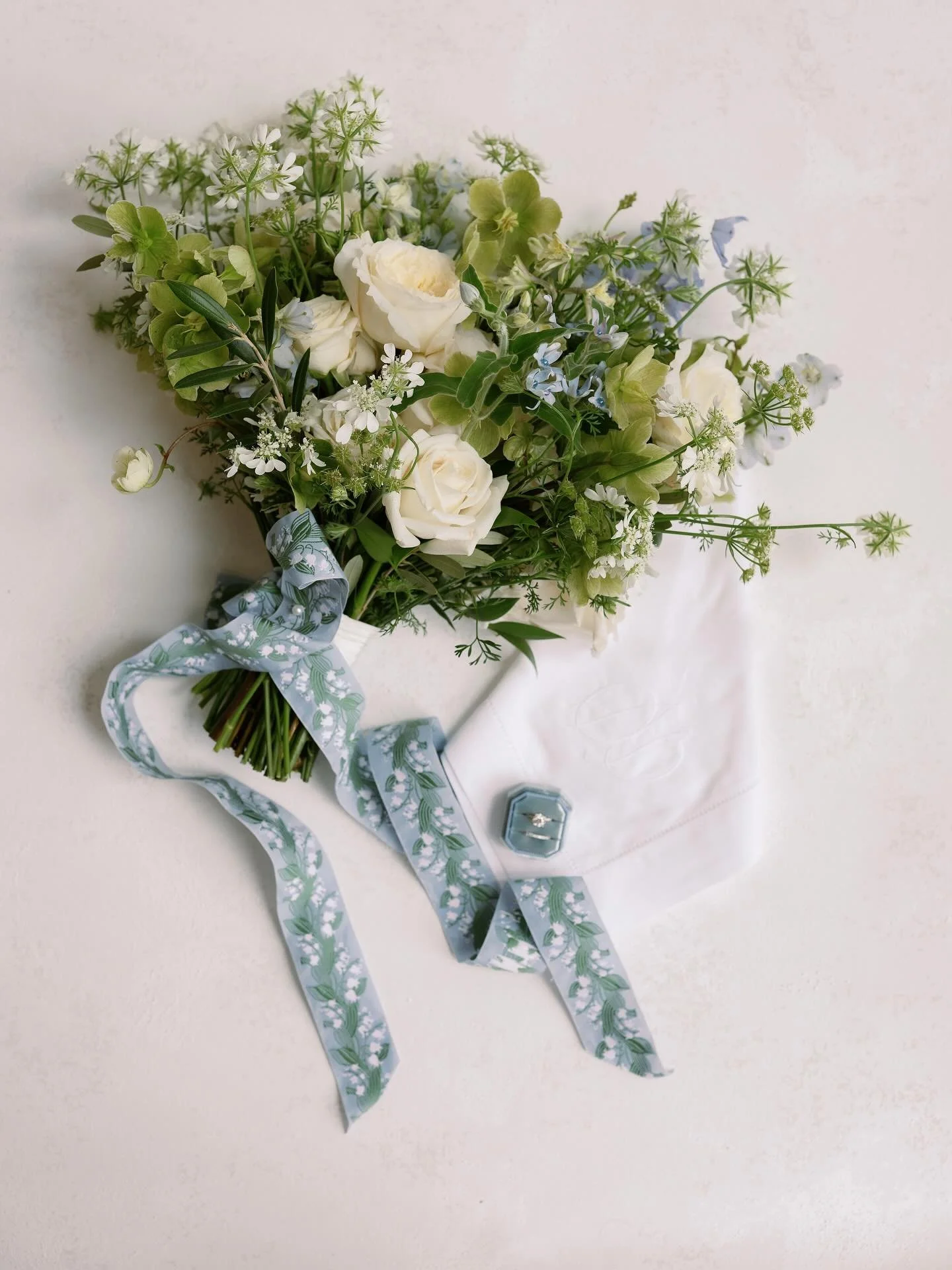 a little something blue 🩵

@emilysanderstaylor 
@sarahbradshawphoto 
@wrenandrosefloral 
@castlehilloxford