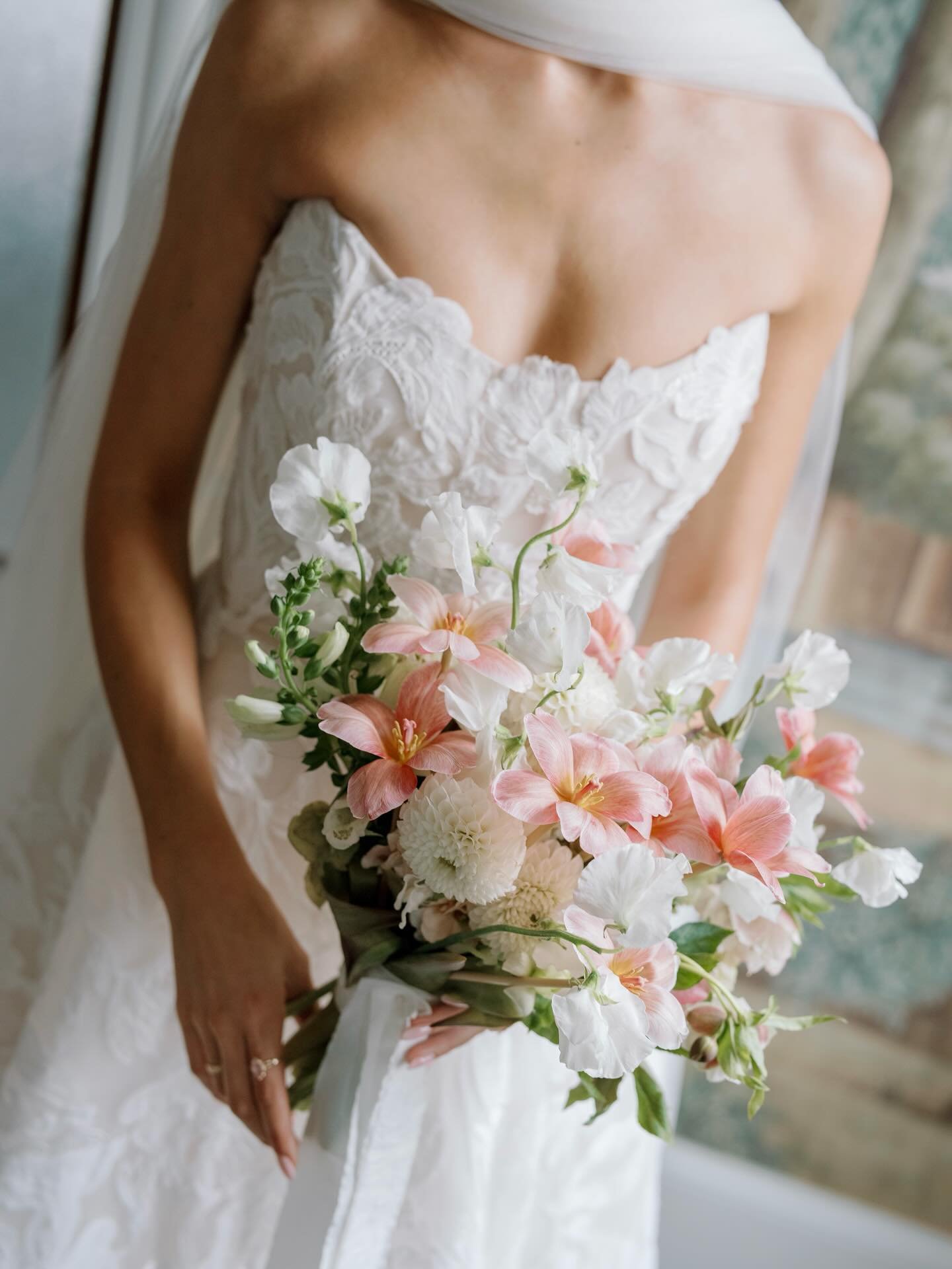 recipe calls for: sweet peas, tulips, dahlias, hellebore &amp; foxglove👩🏼&zwj;🍳
