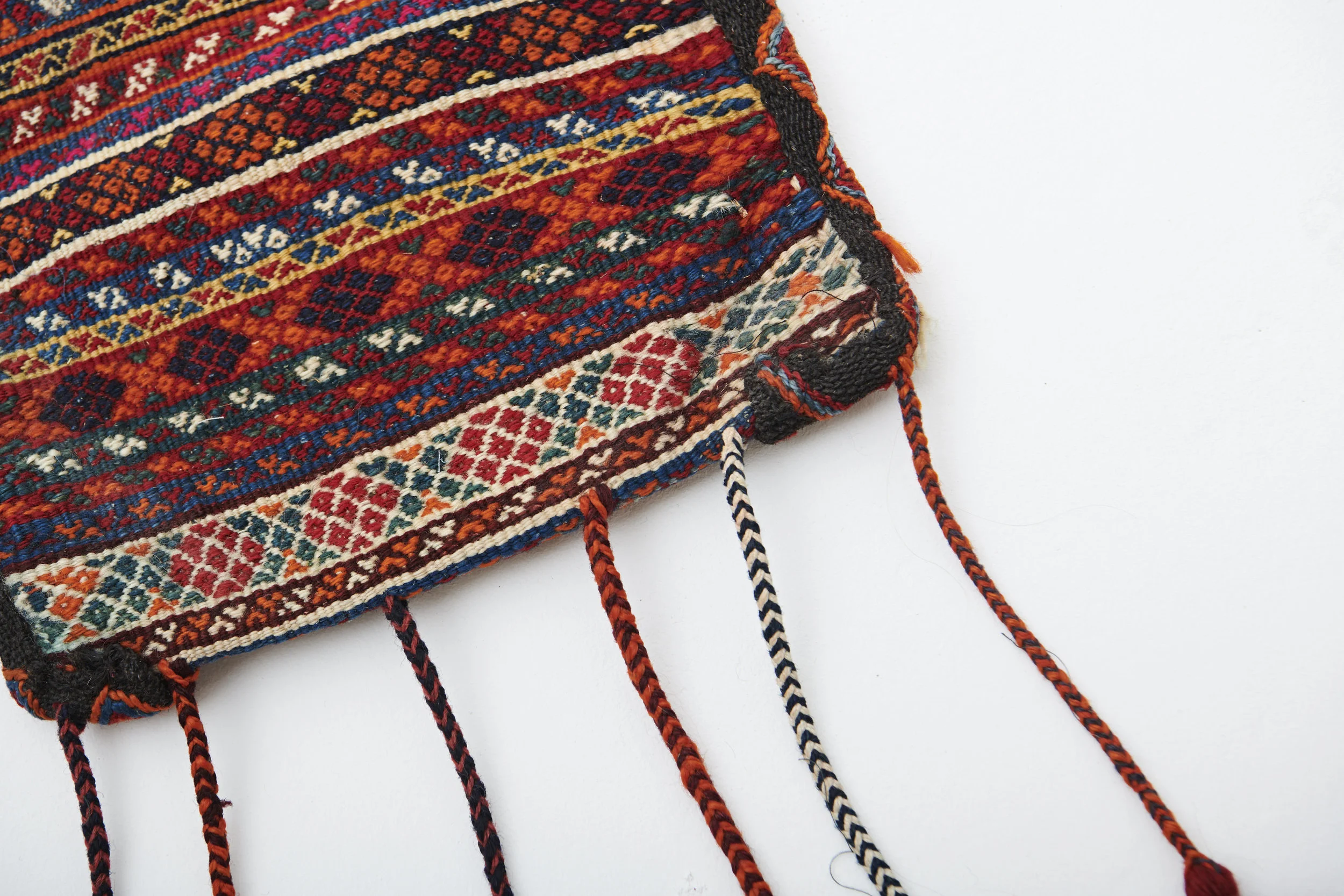 used bag 3 detail gd180526_Rugs_01_0044.jpg