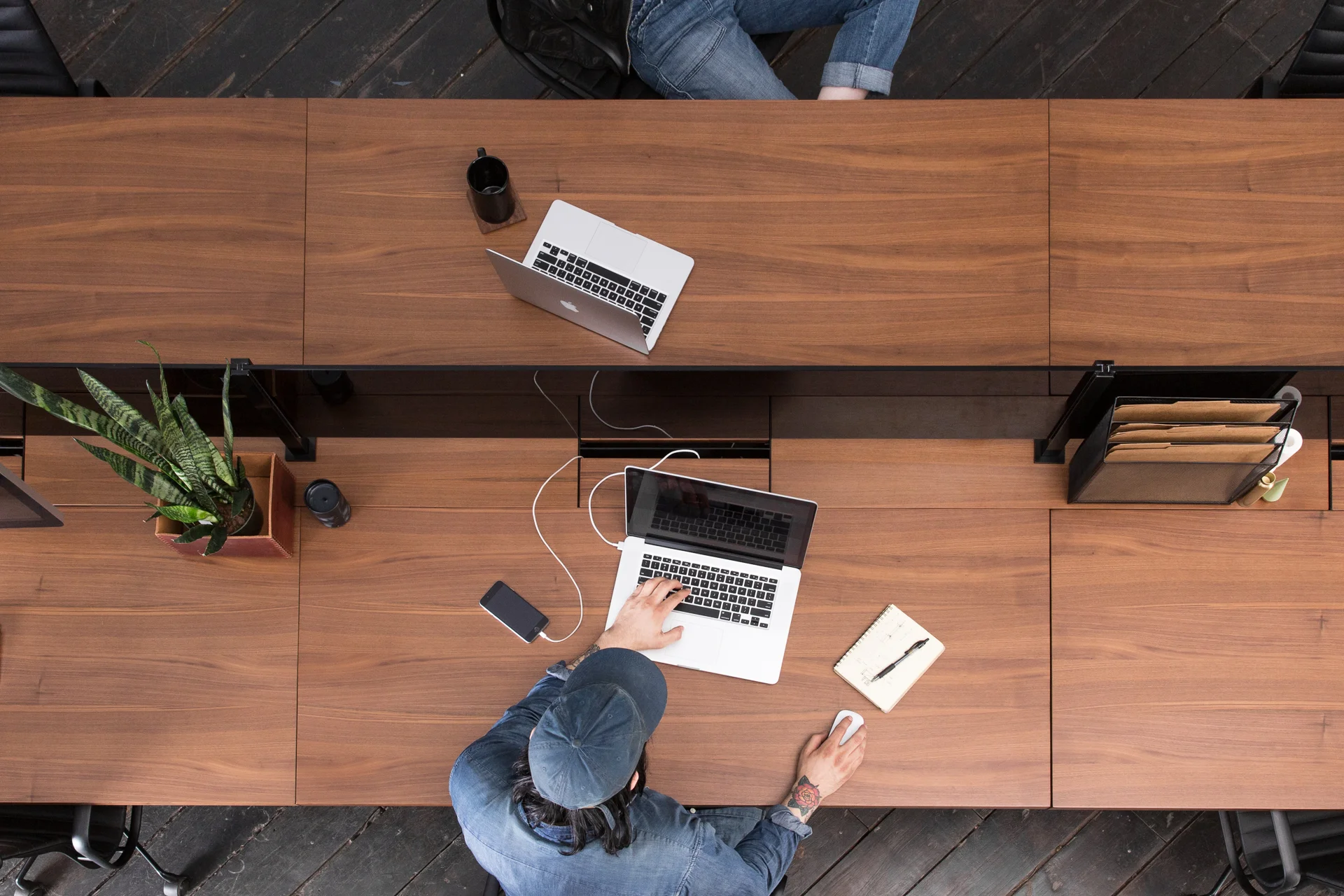 F1 Desk_190.jpg