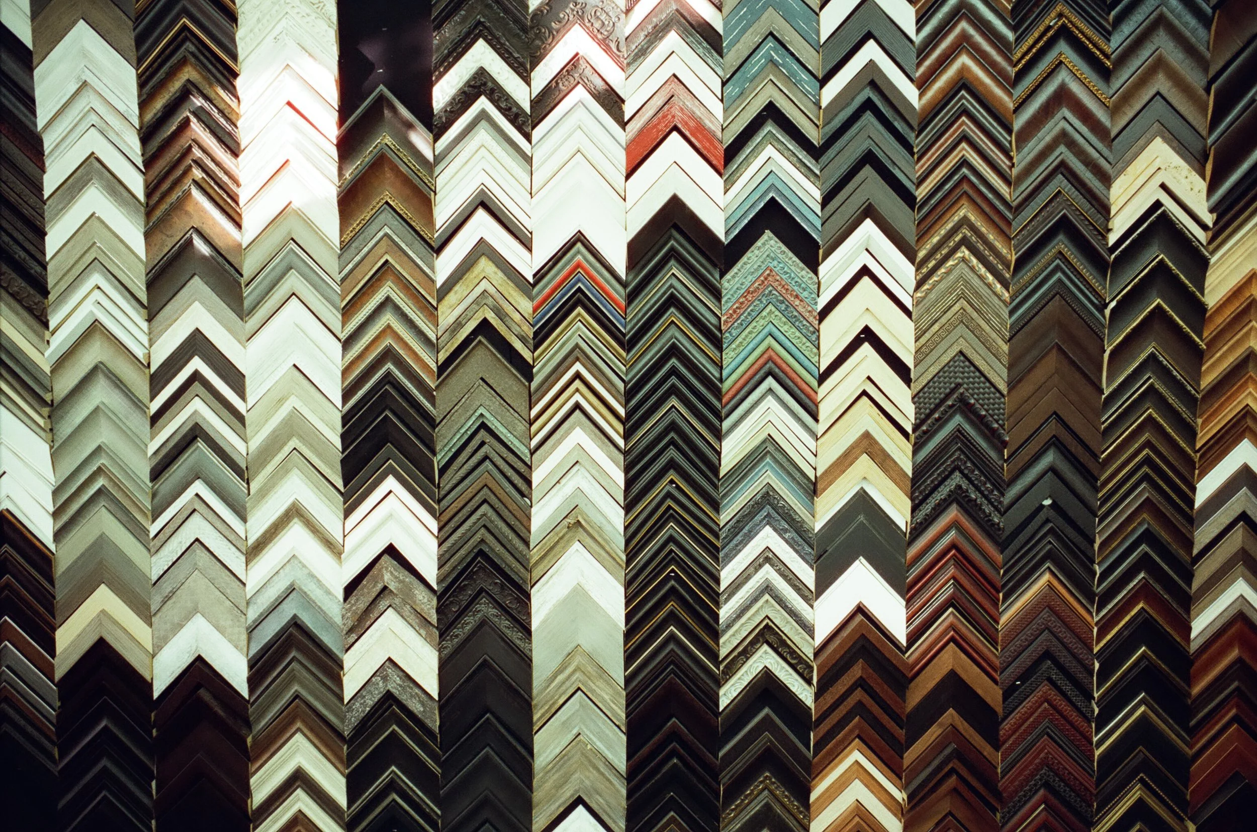 10 LeicaM6 R6 CineStill400D_FramesFam21.jpg