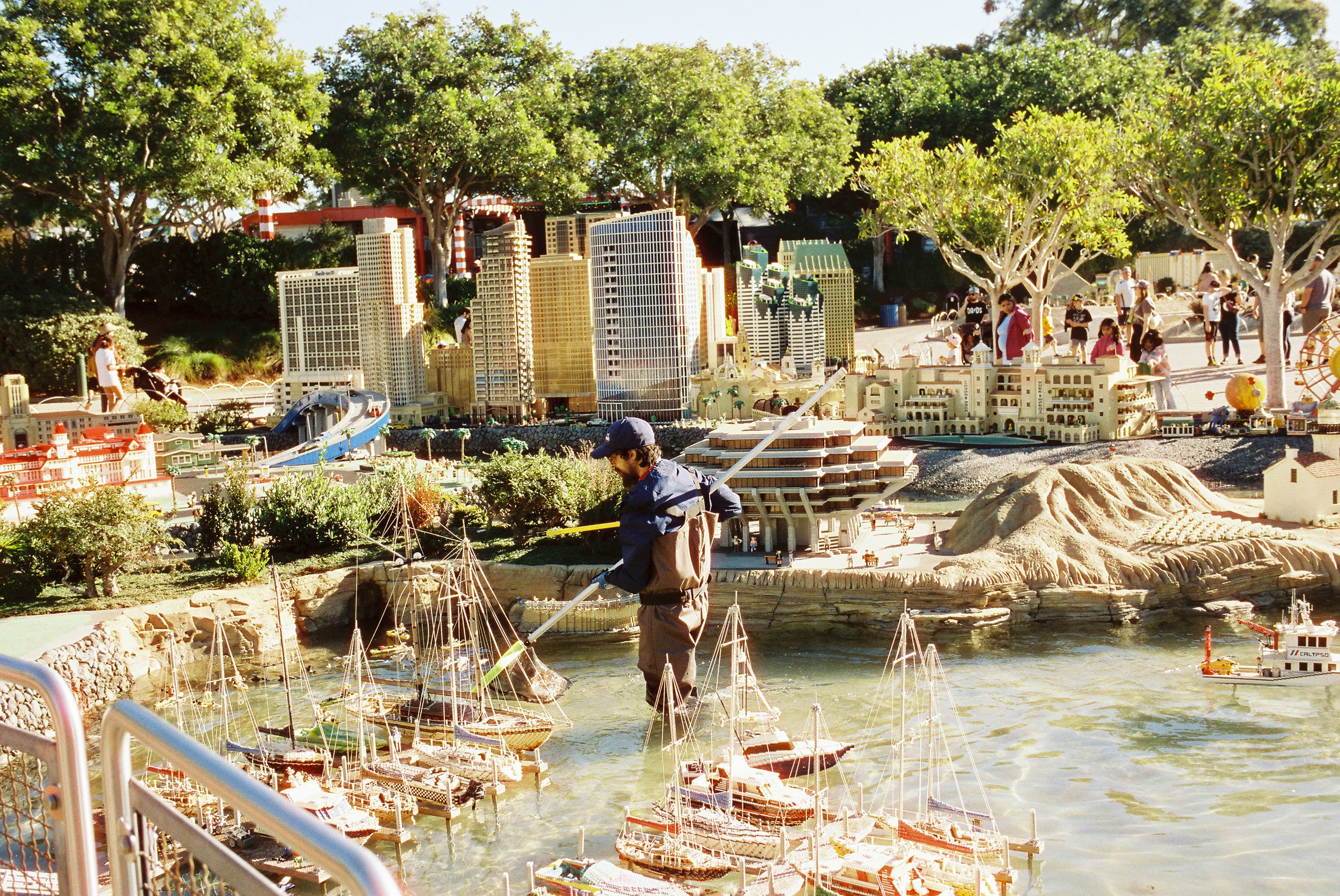 11 LeicaM6 R3 CineStill400D 241125 Lego14.jpg
