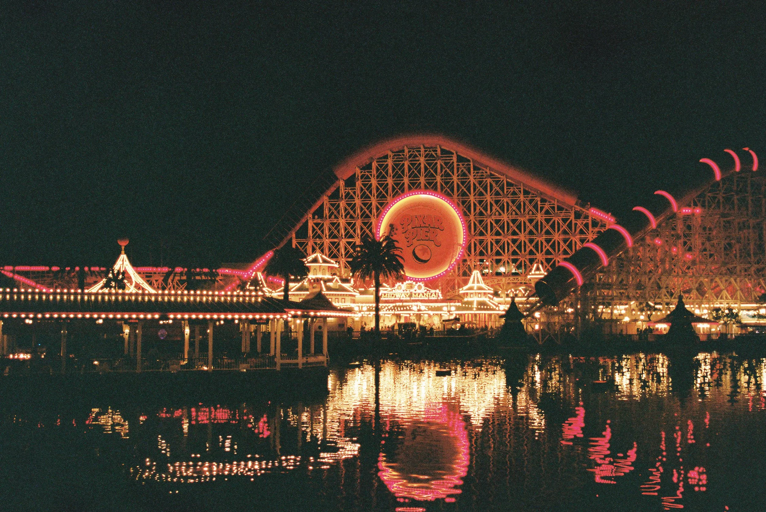 02 LeicaM6 R2 Portra400 20250216 DisneyCA 34.JPG