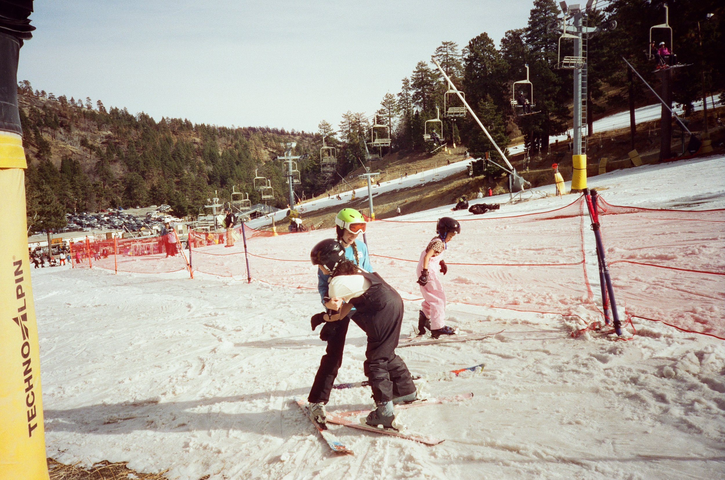 12 Autoboy R1 CineStill400D 241229 MtnHigh 07.jpg