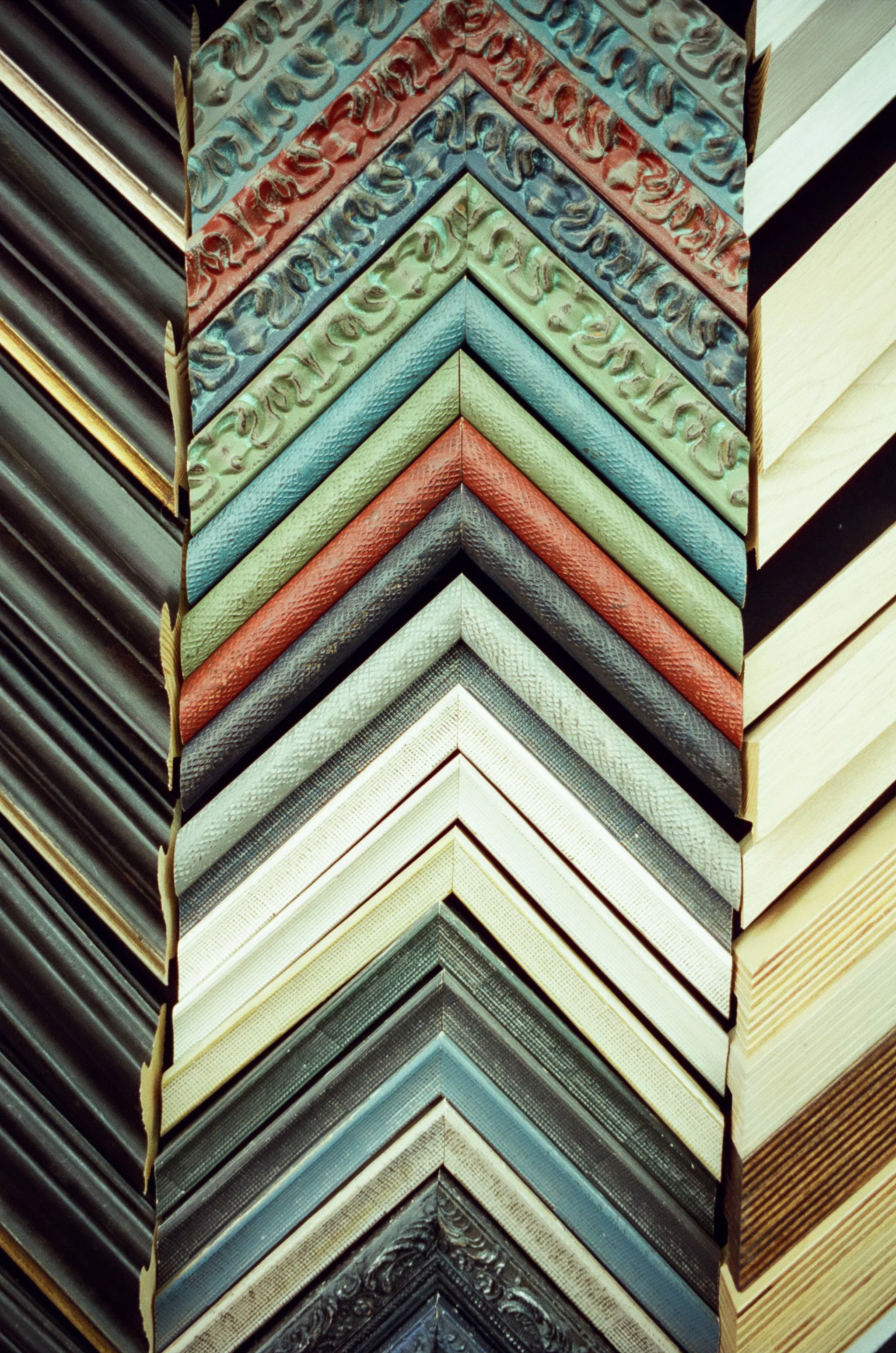 10 LeicaM6 R6 CineStill400D_FramesFam16.jpg