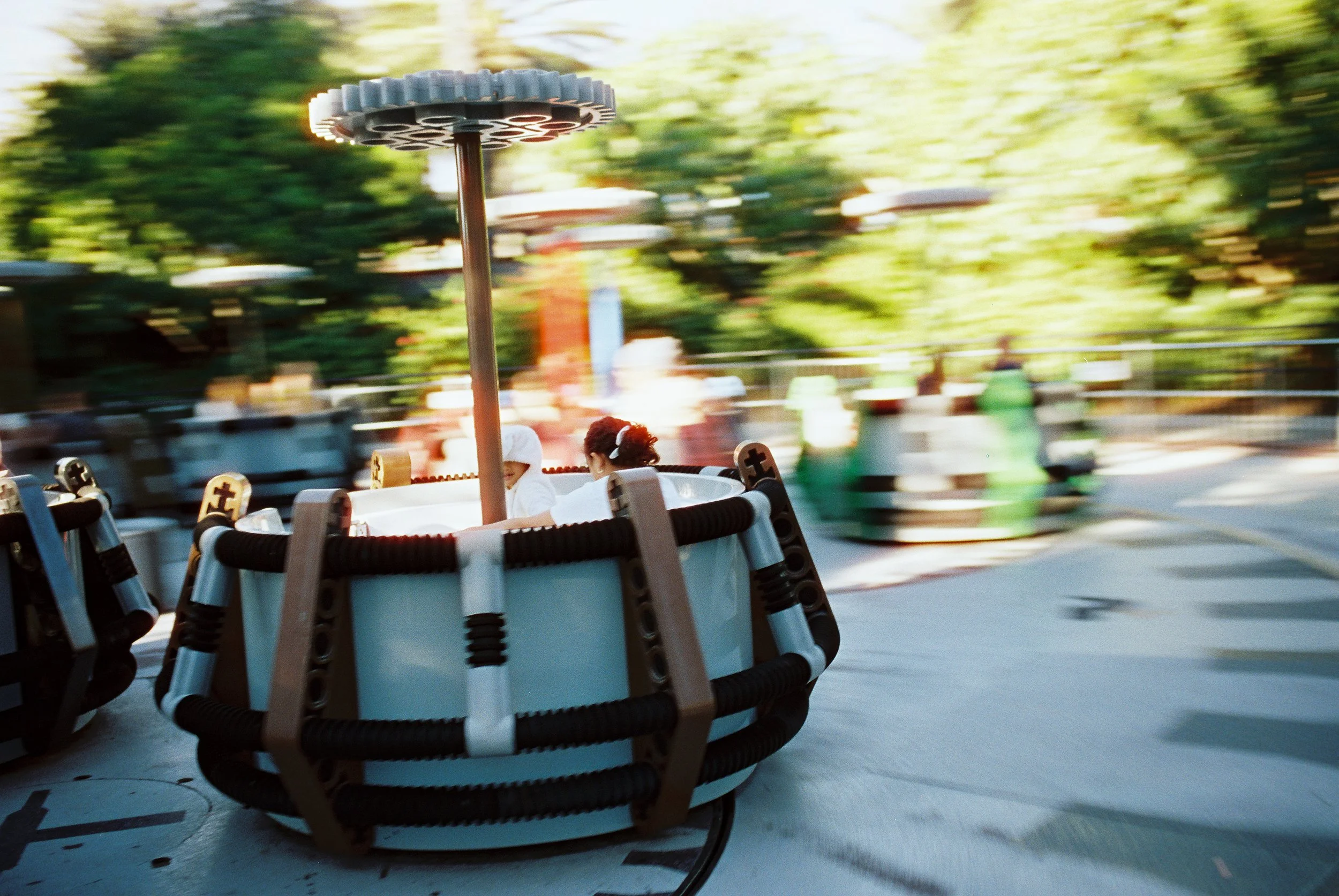 11 LeicaM6 R3 CineStill400D 241125 Lego24.jpg