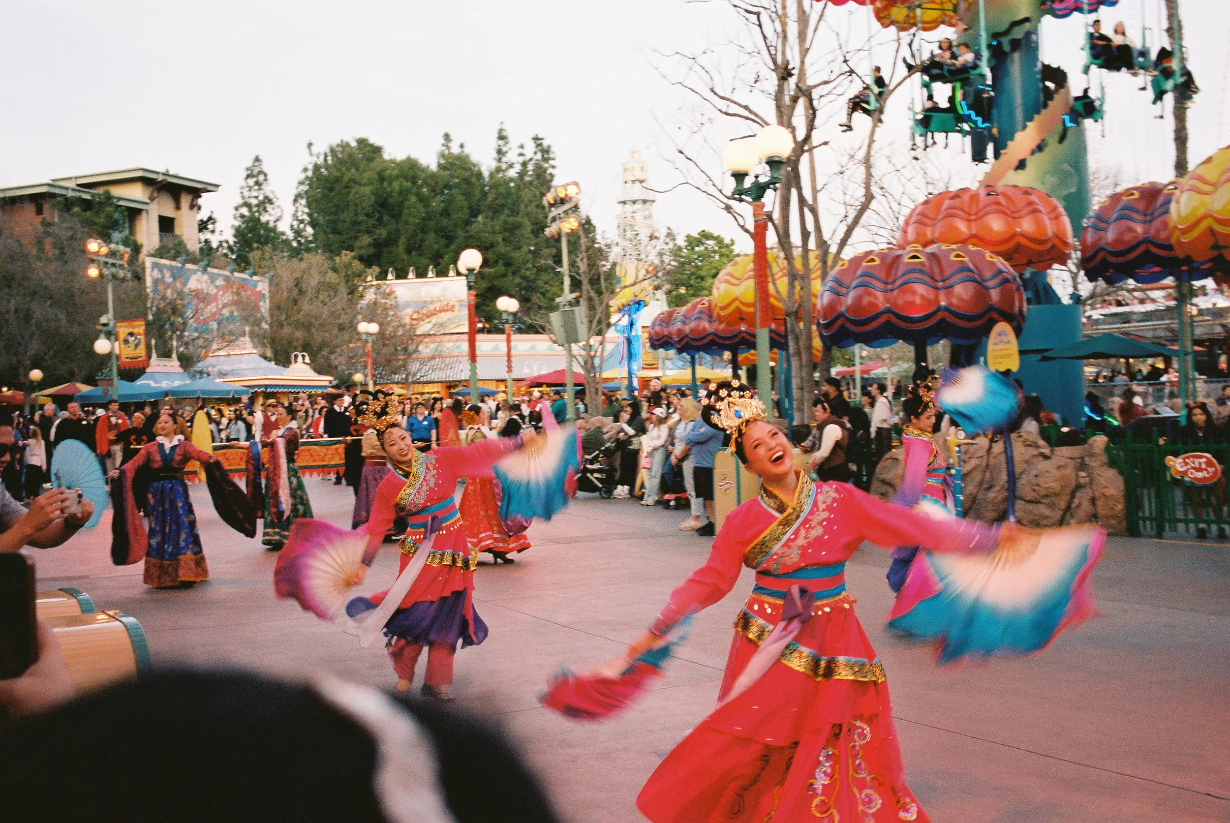 02 LeicaM6 R2 Portra400 20250216 DisneyCA 25.JPG