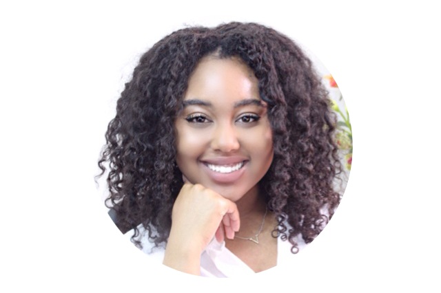 Dee+headshot-Edit.jpg