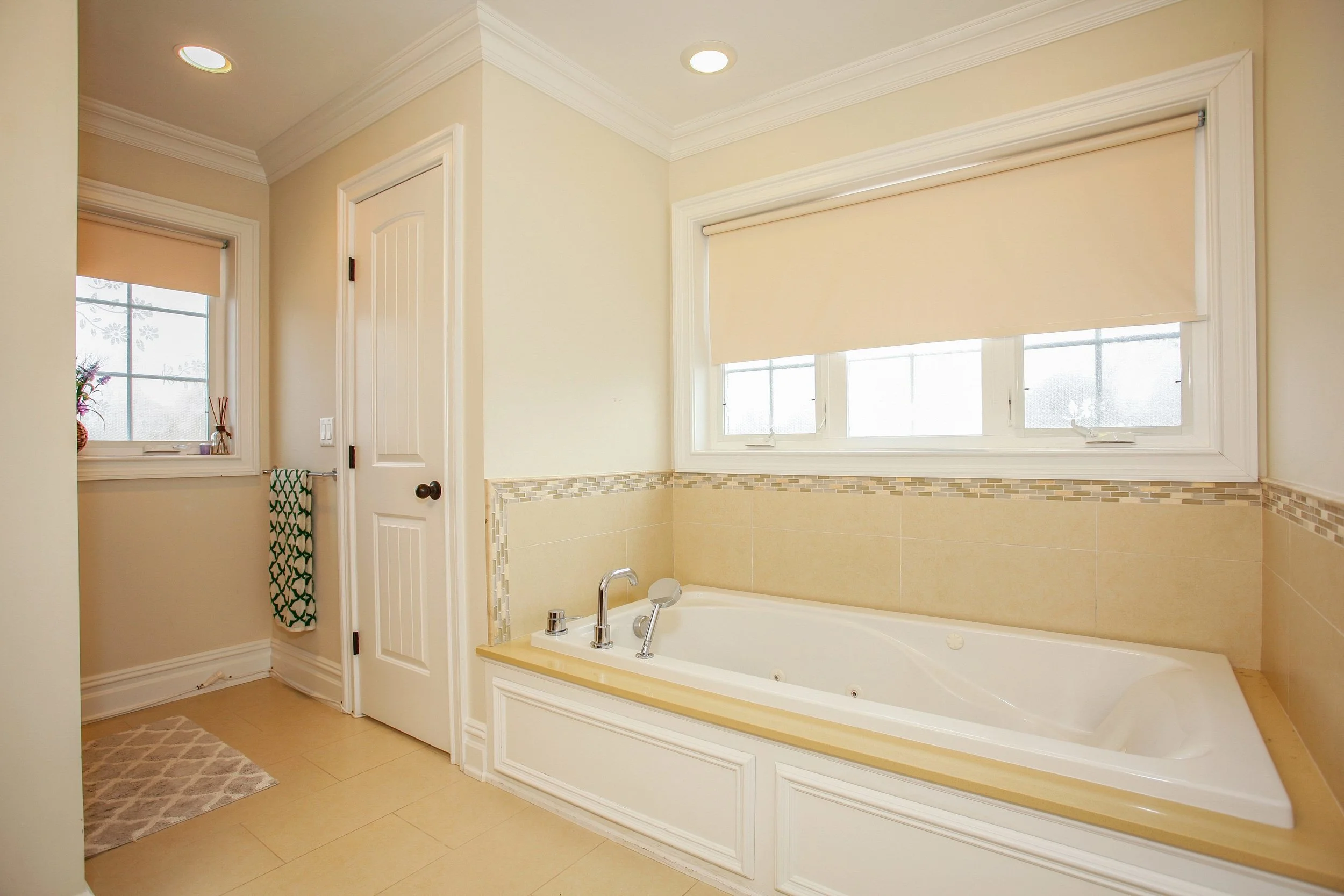 128 Heatherhill Rd Cresskill-print-022-17-Master Bath-4080x2720-300dpi.jpg
