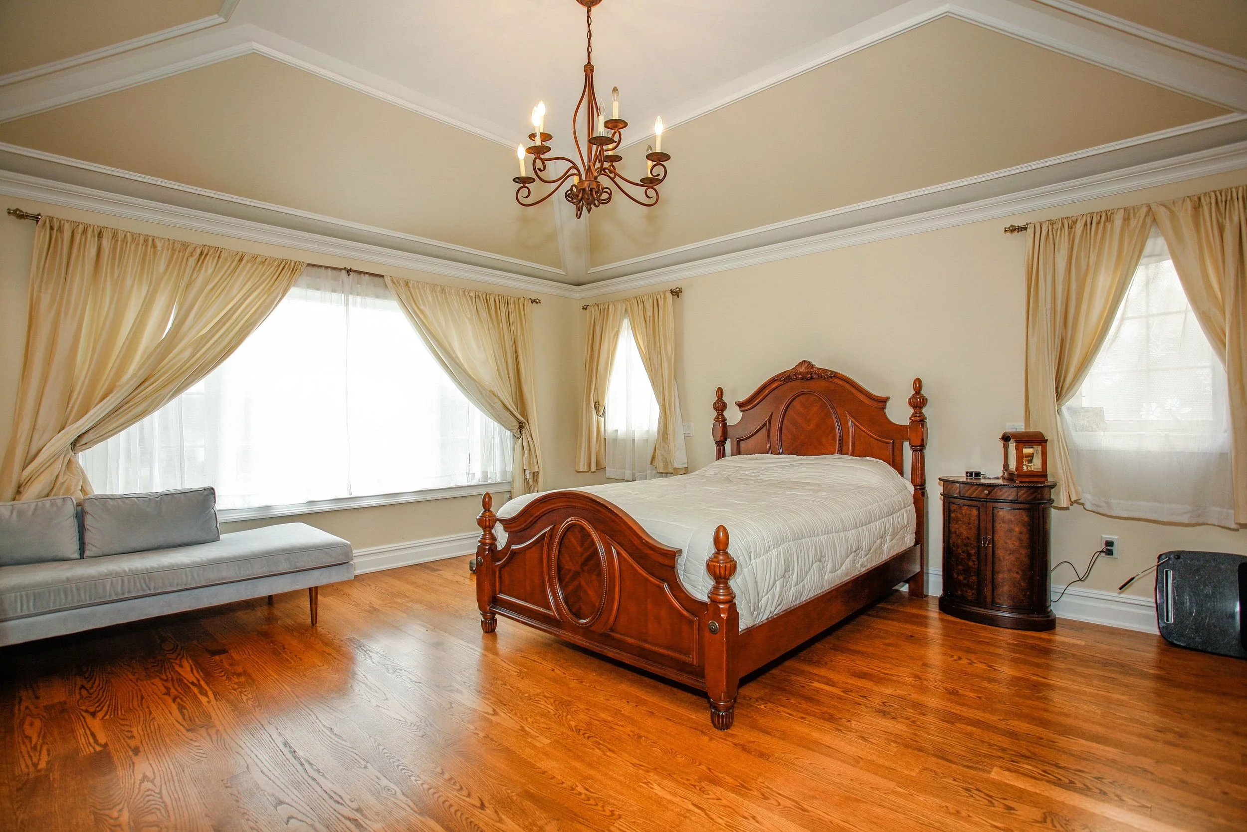 128 Heatherhill Rd Cresskill-print-019-35-Master Bedroom-4080x2720-300dpi.jpg