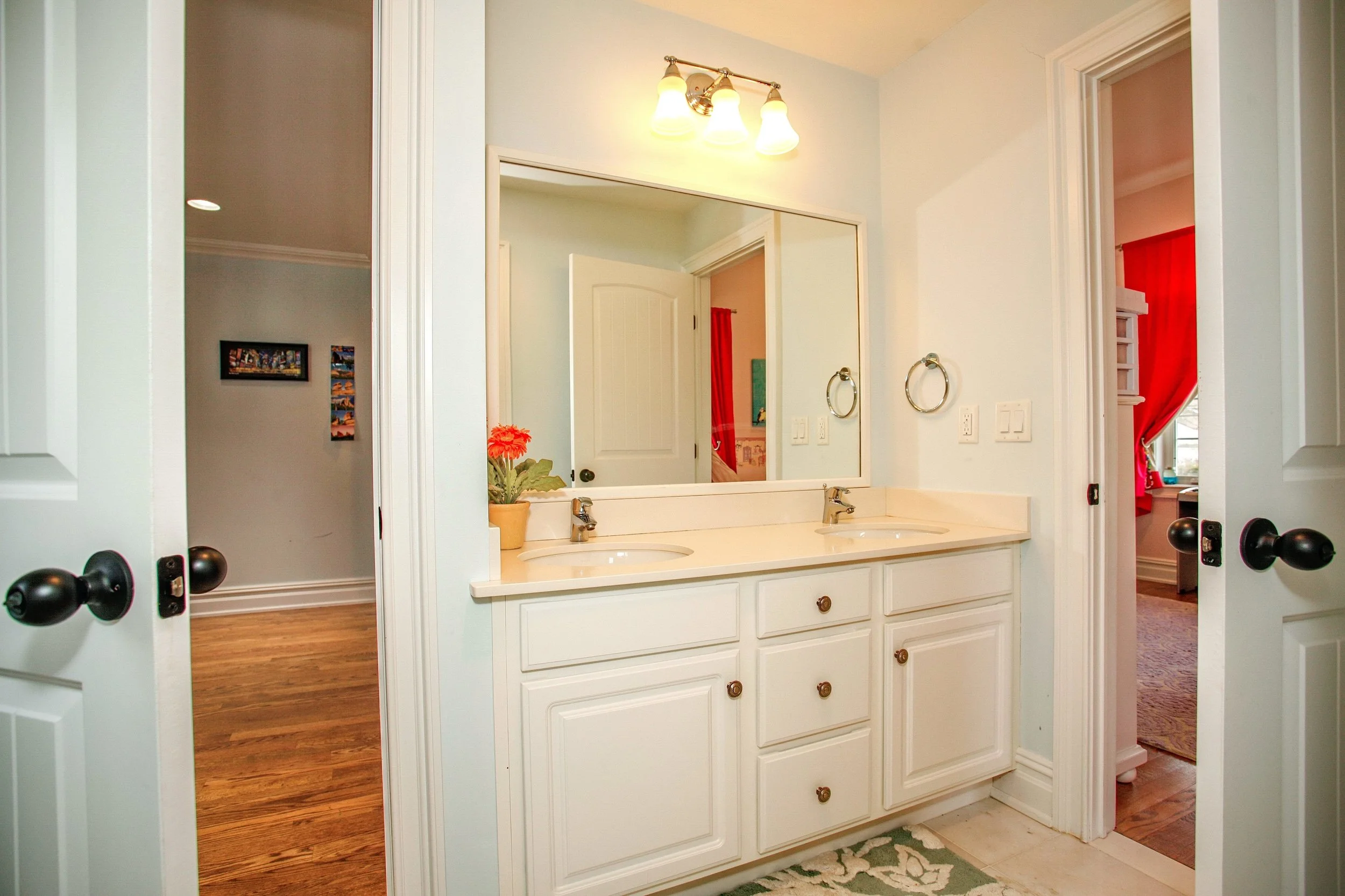 128 Heatherhill Rd Cresskill-print-034-34-Bathroom-4080x2720-300dpi.jpg