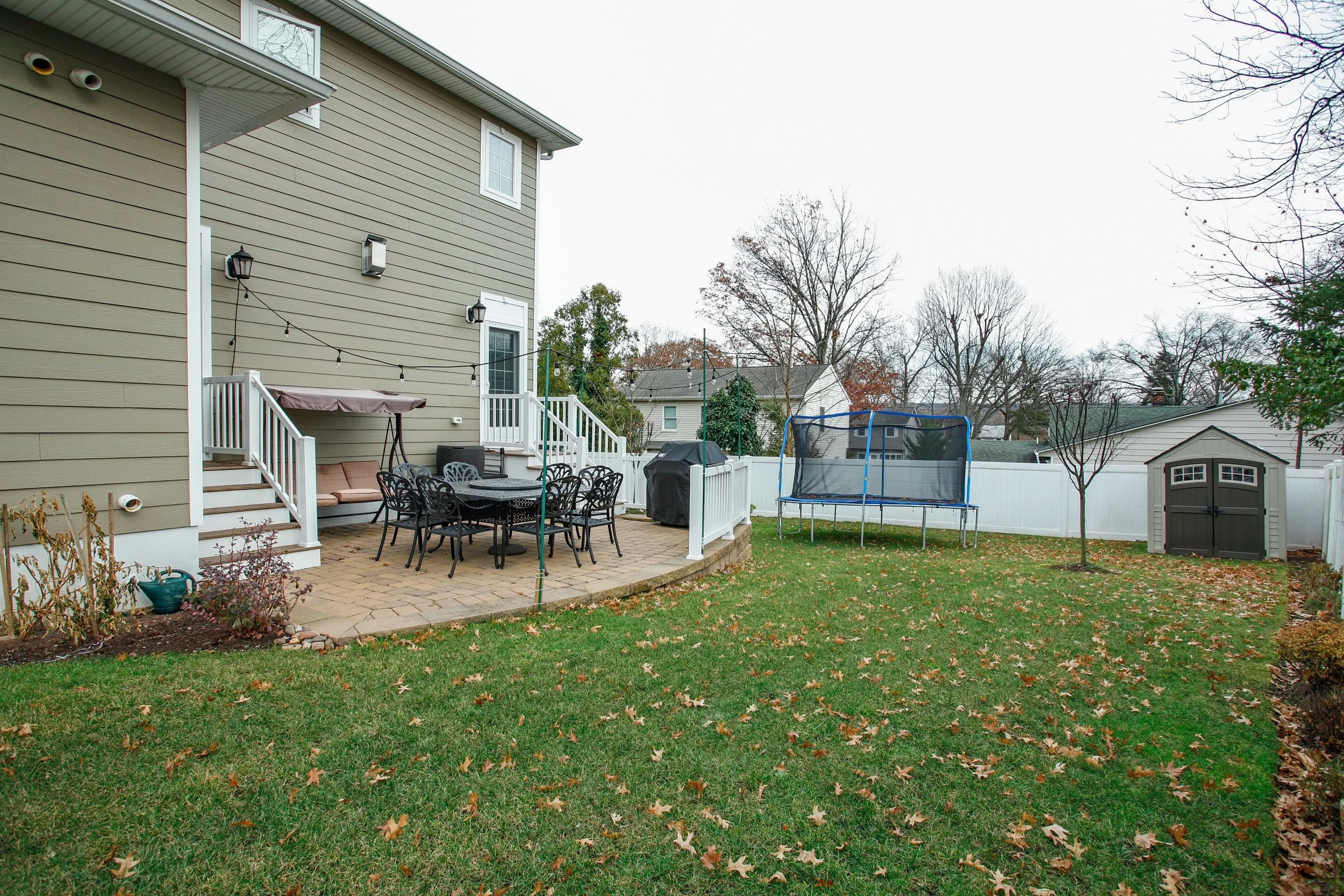 128 Heatherhill Rd Cresskill-print-042-49-Back Yard-4080x2720-300dpi.jpg