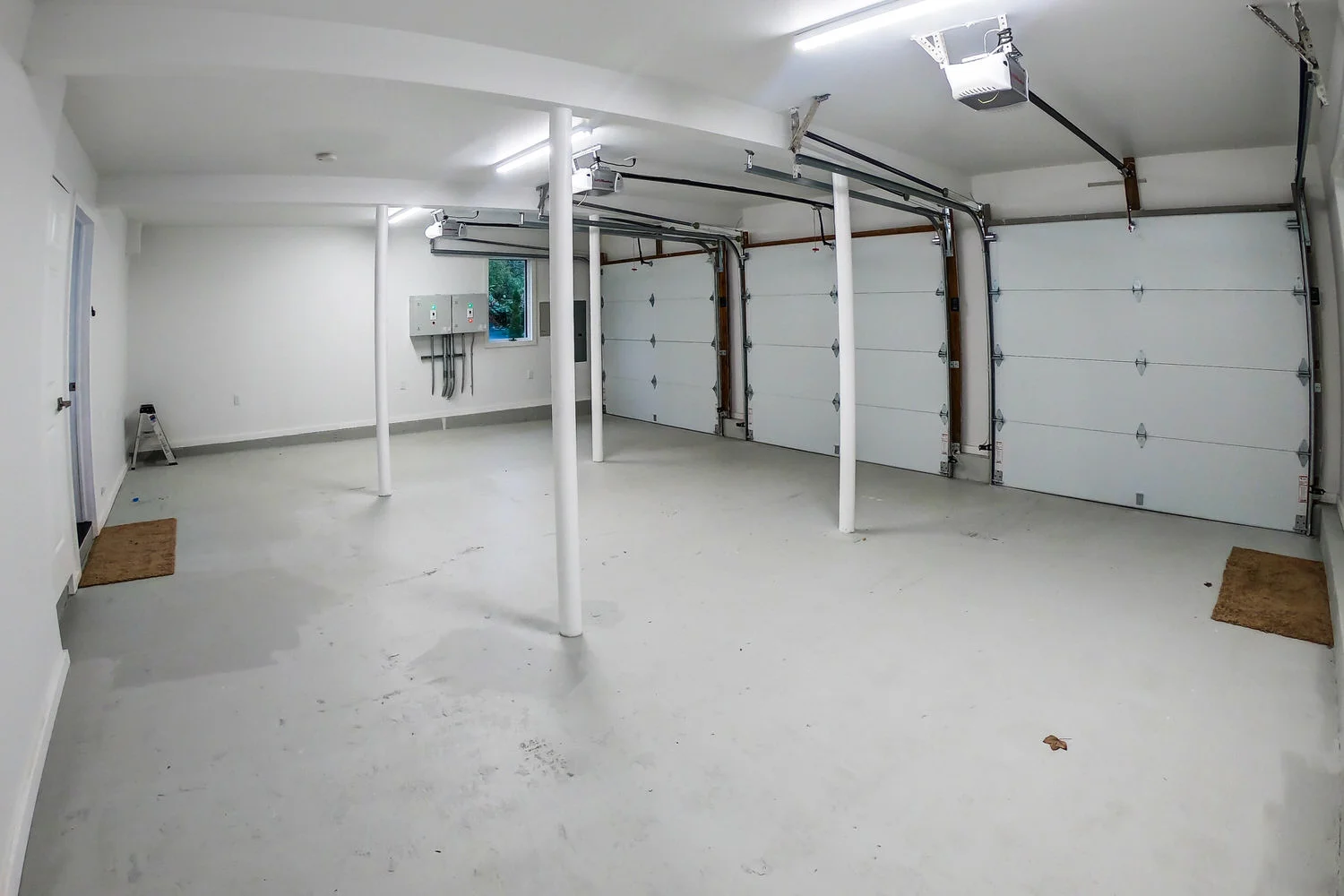 interior garage.jpg