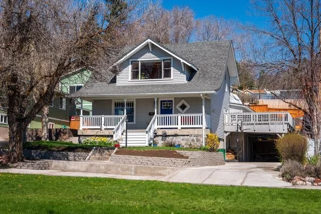 Klamath Falls, Oregon homes for sale.  Nestled in the community and neighborhoods of Klamath Falls Oregon.  Running Y Ranch Real Estate Agent, Carol Valenzuela.