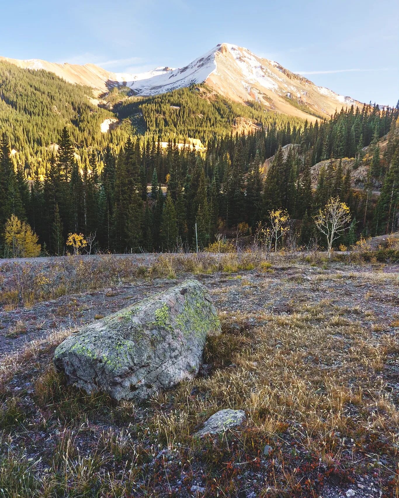 Big. Rock. This was taken above one of my favorite roads in my favorite place. 
.
.
.

#colorado #landscape #instagram #mountains #landscapephotography #ig_captures #coloradolife #colorado_photographers #viewcolorado #viewsfromcolorado #yourshotphoto