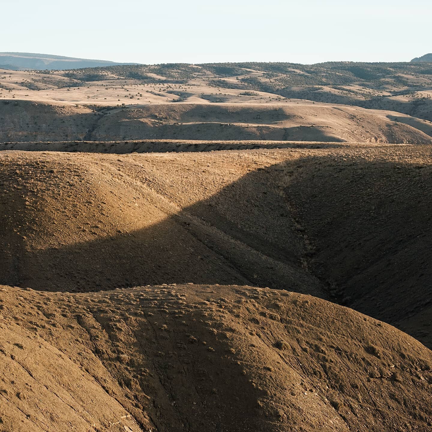 Shadow in the adobes.
.
.
.
#colorado #landscape #coloradolife #landscape_lovers #coloradogram #landscapephotography #coloradotography #landscapes #colorado_creative #nature #landscapelovers #coloradolove #naturephotography #landscapelover #coloradoi