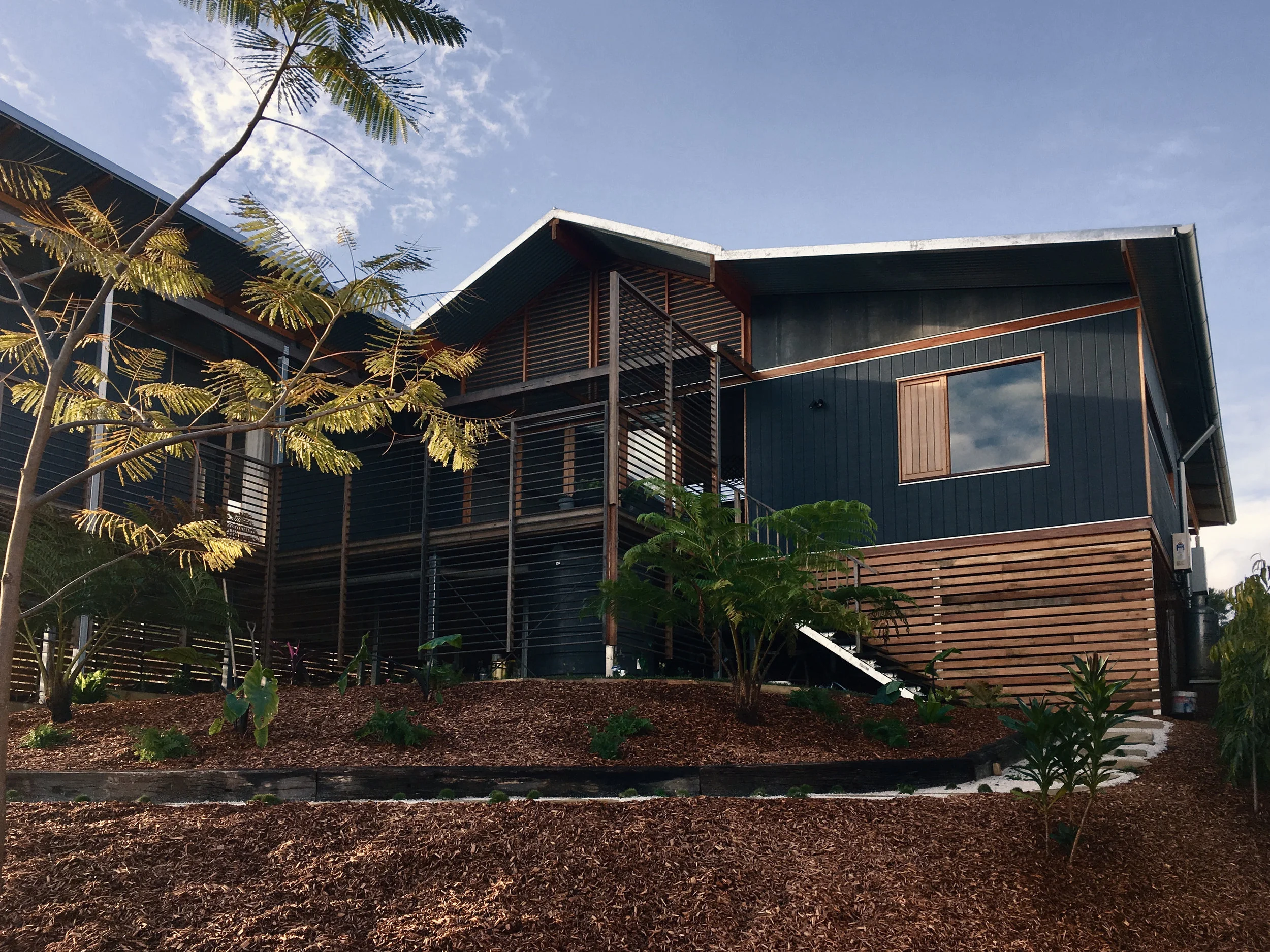 Takt Joint Bangalow bungalow garden.jpg