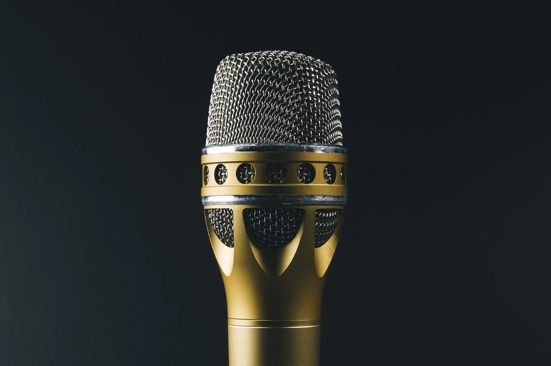 Microphone-2178955_1920.jpg