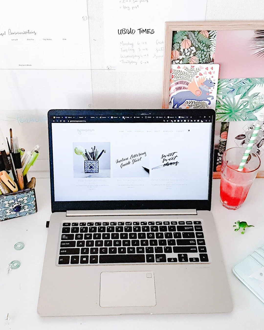 NEW BLOG POST &mdash; ⠀⠀⠀⠀⠀⠀⠀⠀⠀
is up on my website on the Basic Tools for Lettering!⠀⠀⠀⠀⠀⠀⠀⠀⠀
⠀⠀⠀⠀⠀⠀⠀⠀⠀
This post cuts through the overwhelm of learning that new skill of lettering, and explains how all you need to get started is just a handful of i