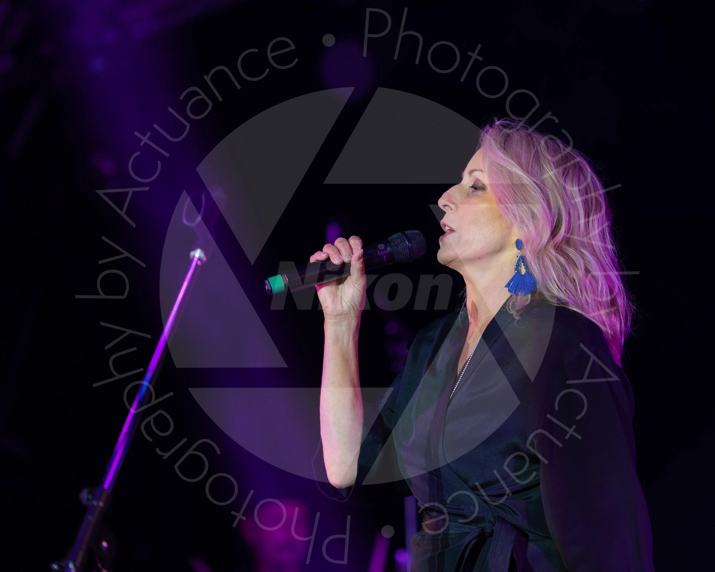  Sara Dallin of Banarama on stage at AmpRocks 2018 