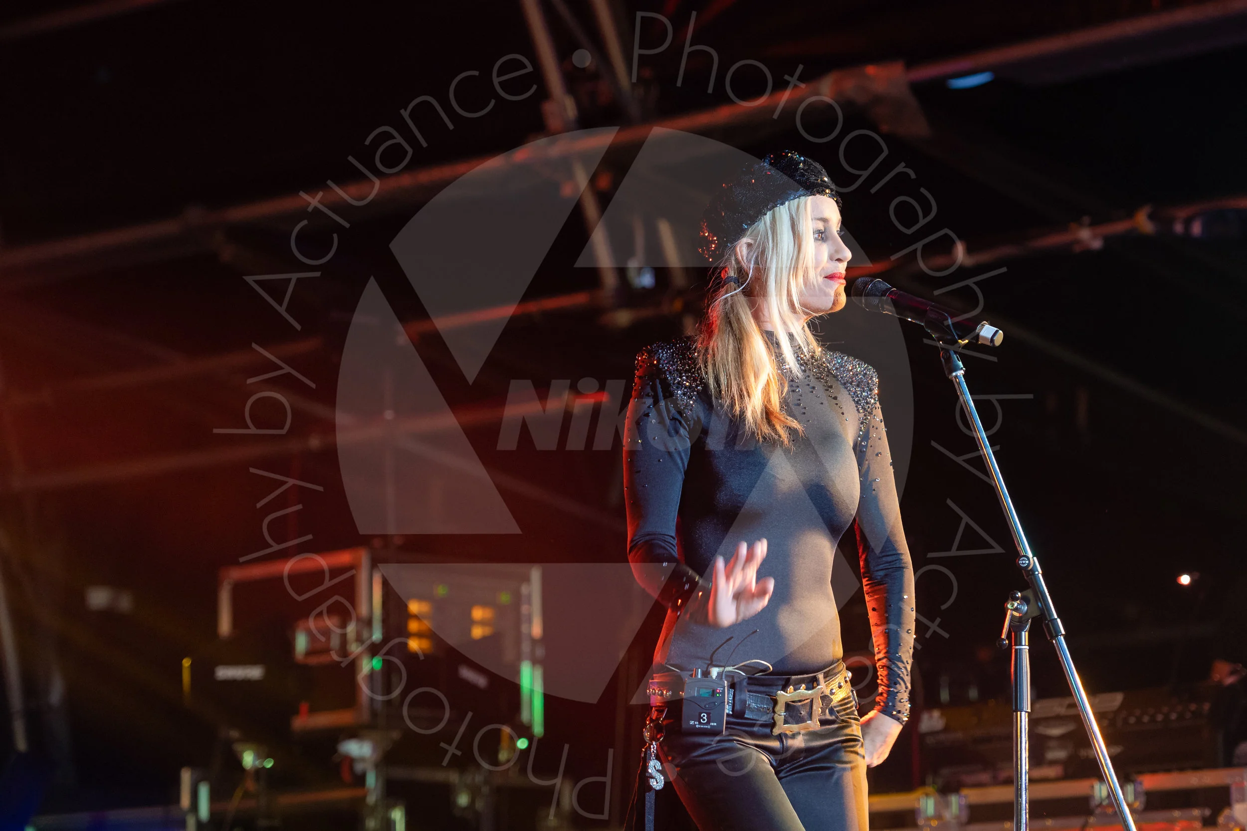  Siobhan Fahey of Banarama on stage at AmpRocks 2018 