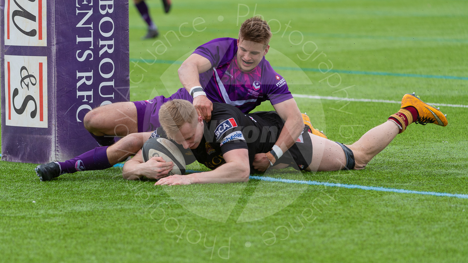 1st try of the second half from Sam Hudson and number 5 for Ampthill (Photo: Iain Frankish, Actuance Photography)
