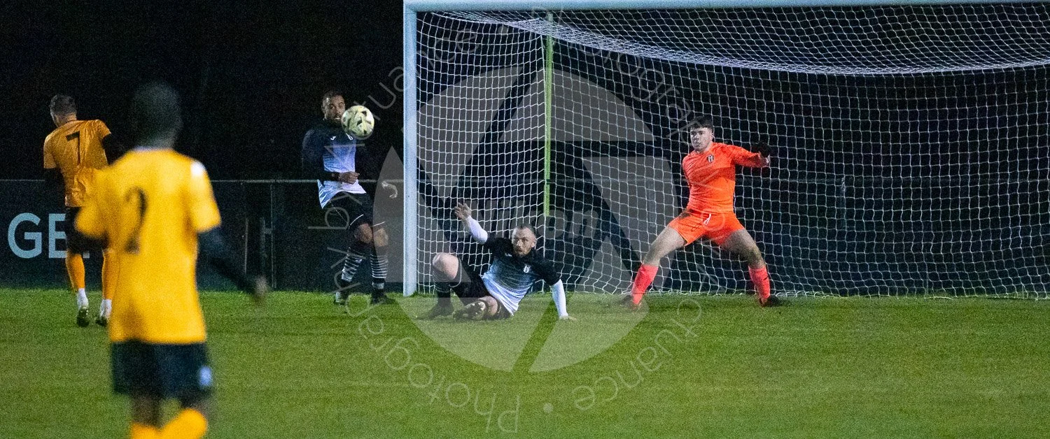 20230221 Real Bedford vs Amersham Town #6375