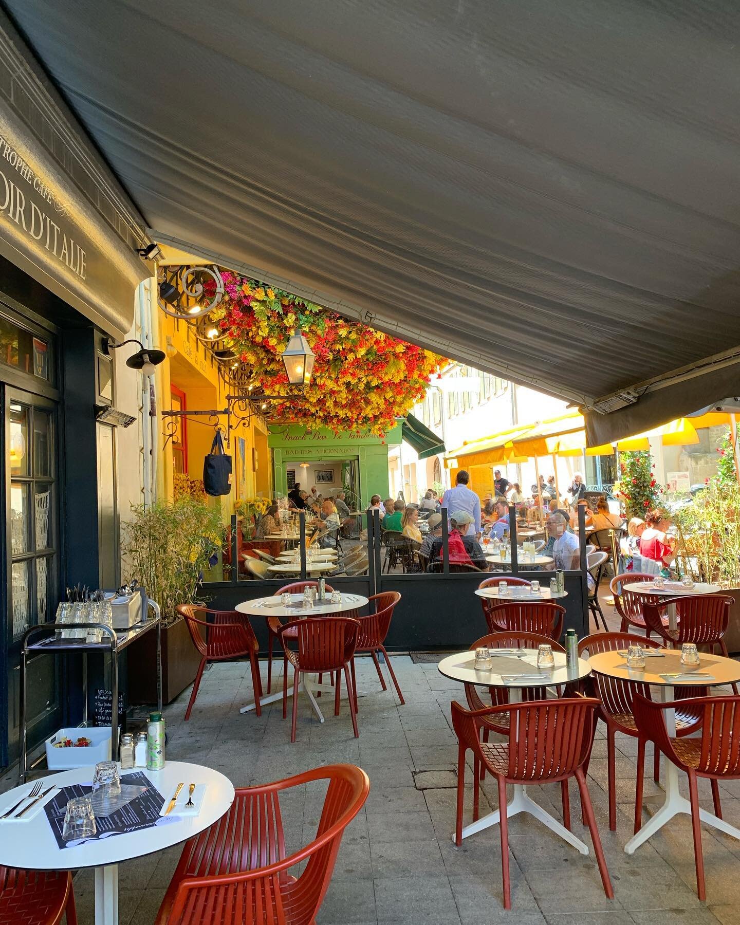 Terrasse du caf&eacute; le soir, Place du forum, Arles, France
Vincent van Gogh
1888
.
.
.
.
.
#kunst #expressionism #vincentvangogh #arthistory #kunstgeschichte #artinprovence #oilpainting #arles #painting #expression #vangogh #patrimoine #artsy #ar