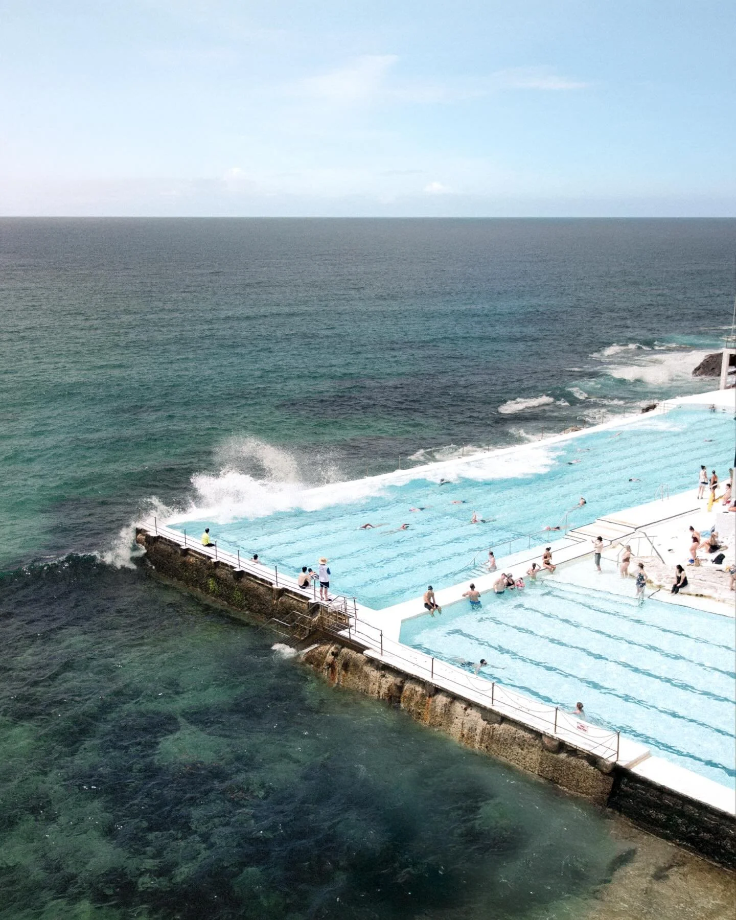 Made my way out to Bondi not one, not two, but FIVE times to get this photo&hellip; let me save you a trip&mdash;they clean and drain the pool every Thursday 😂