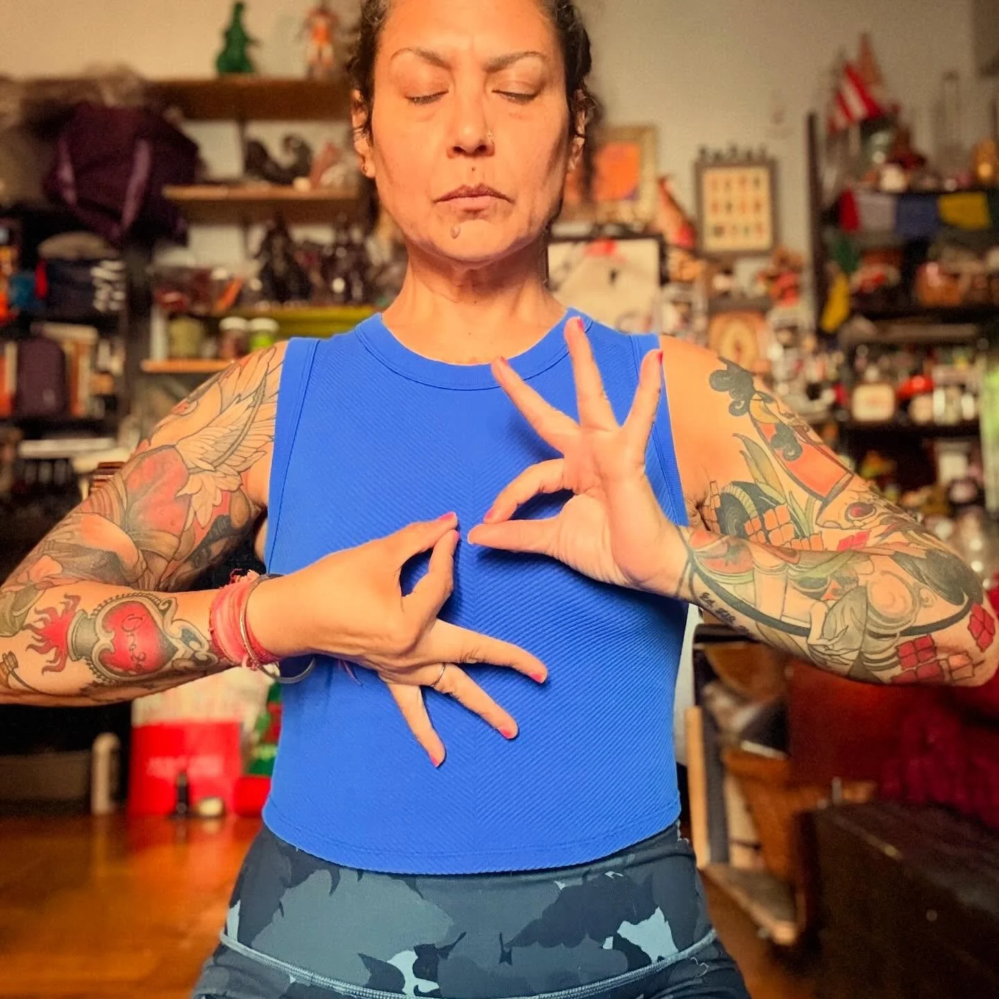 Happy spring! Spring marks the return of light and warmth, the moving away from darkness. Which always reminds me of this mantra:⁣
⁣
𝘈𝘴𝘢𝘵𝘰 𝘔𝘢𝘢 𝘚𝘢𝘥-𝘎𝘢𝘮𝘢𝘺𝘢⁣
𝘛𝘢𝘮𝘢𝘴𝘰 𝘔𝘢𝘢 𝘑𝘺𝘰𝘵𝘪𝘳-𝘎𝘢𝘮𝘢𝘺𝘢⁣
𝘔𝘳𝘵𝘺𝘰𝘳-𝘔𝘢𝘢 𝘈𝘮𝘳𝘵𝘢?