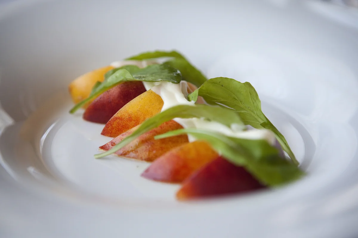 Peach_Salad_Kelley_debettencourt_marthas_vineyard.jpg