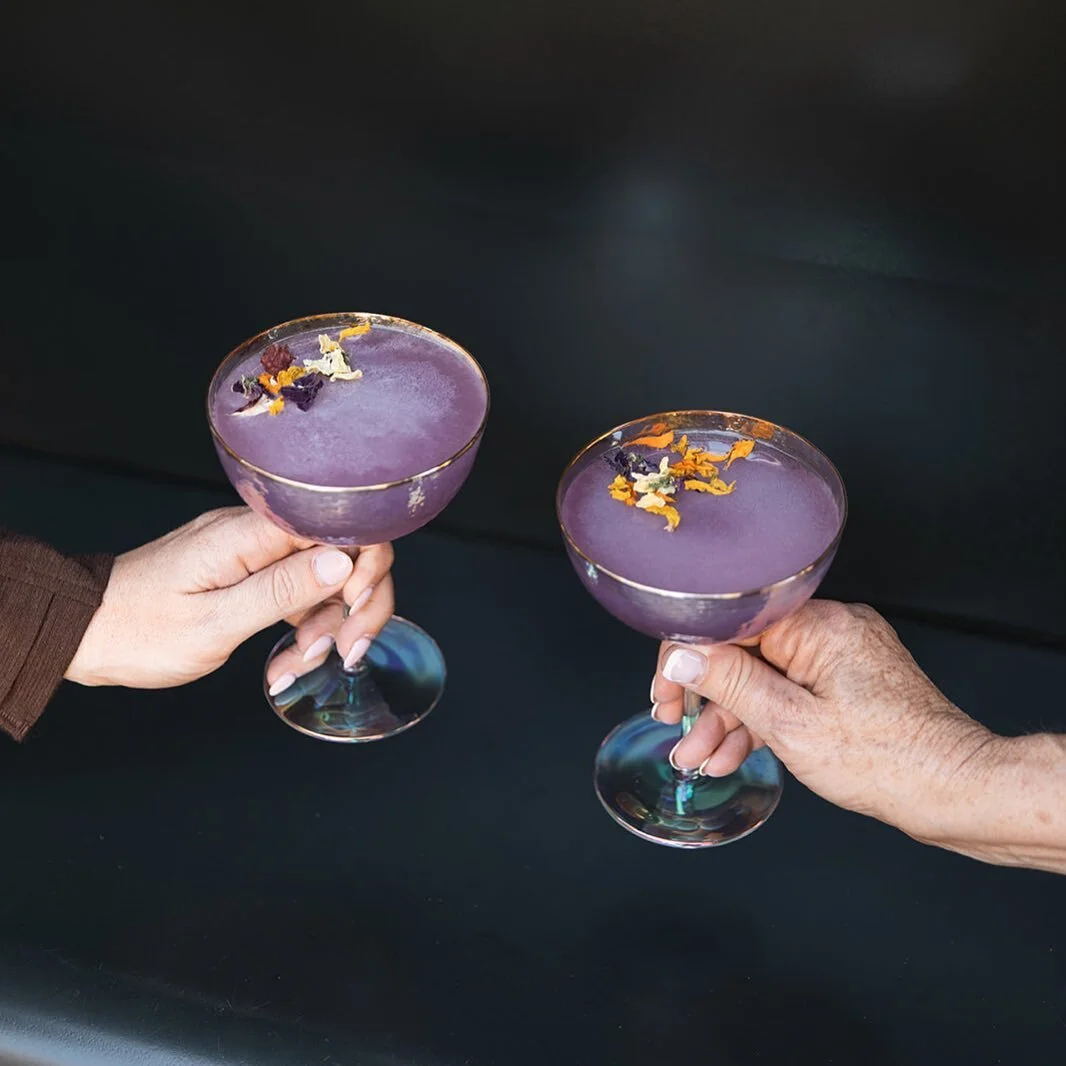 You can buy yourself flowers&hellip; and put them in your drink! 

Happy Valentine&rsquo;s Day from all of us at Bar Baby&hellip; we sure do love and appreciate you! 💗

#mobilebar #mobilebartender #bartending #craftcocktails #cocktails #galentinesda