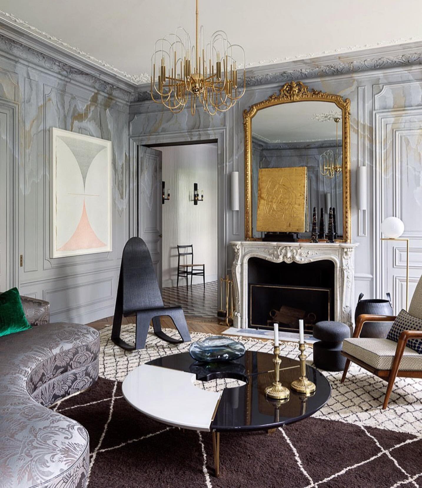 Splendid living room decor in a Parisian apartment decorated by @jeanlouisdeniot 
📸: @stephanjulliard
⠀ 
#jeanlouisdeniot #stephenjulliardphotography #interiorinspiration #interiordesignnyc #apartmentdesign #nycapartmentdesign #parisianstyle